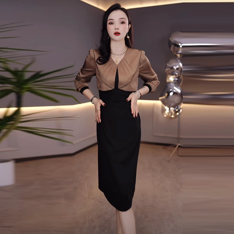 15105-Đâm body  suông phối tay dài nâu cổ sen ( lụa latin, chéo nhật)_thumbnail_0