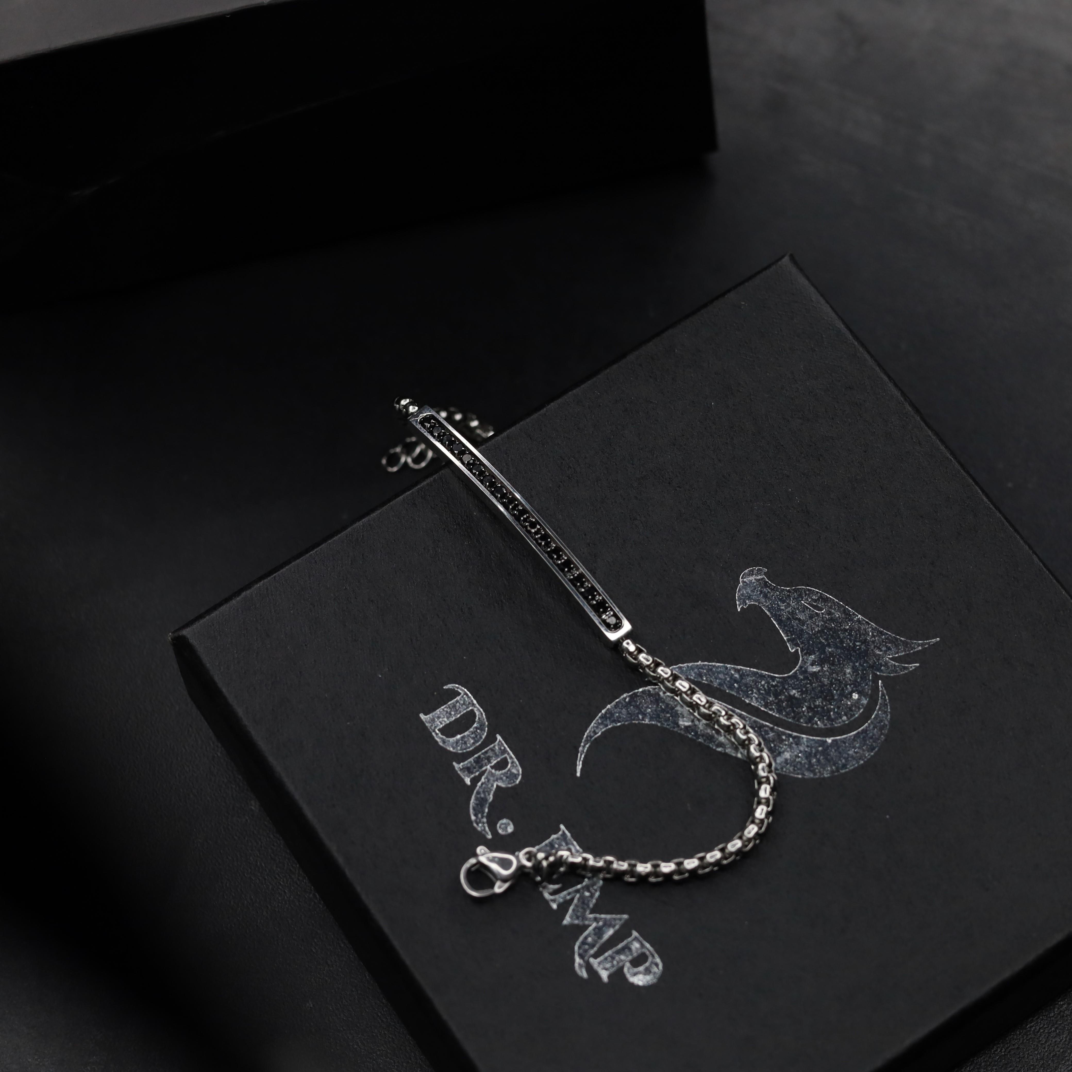 Vòng tay kim cương đen