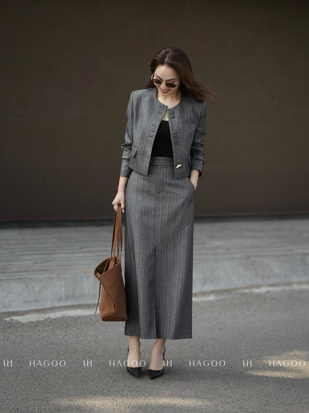 Blazer cổ tròn ngắn hai nắp túi