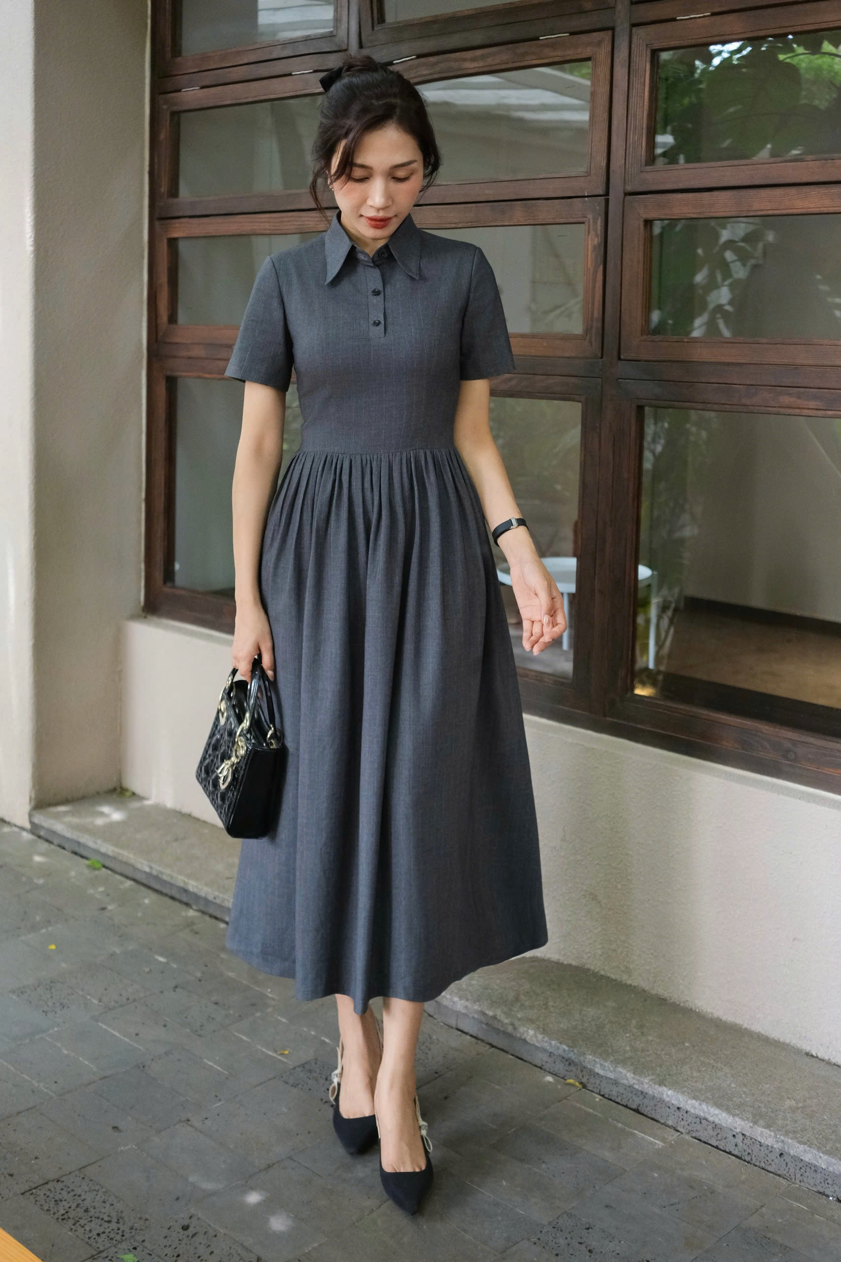 D143 - Váy xám chuột cổ bẻ