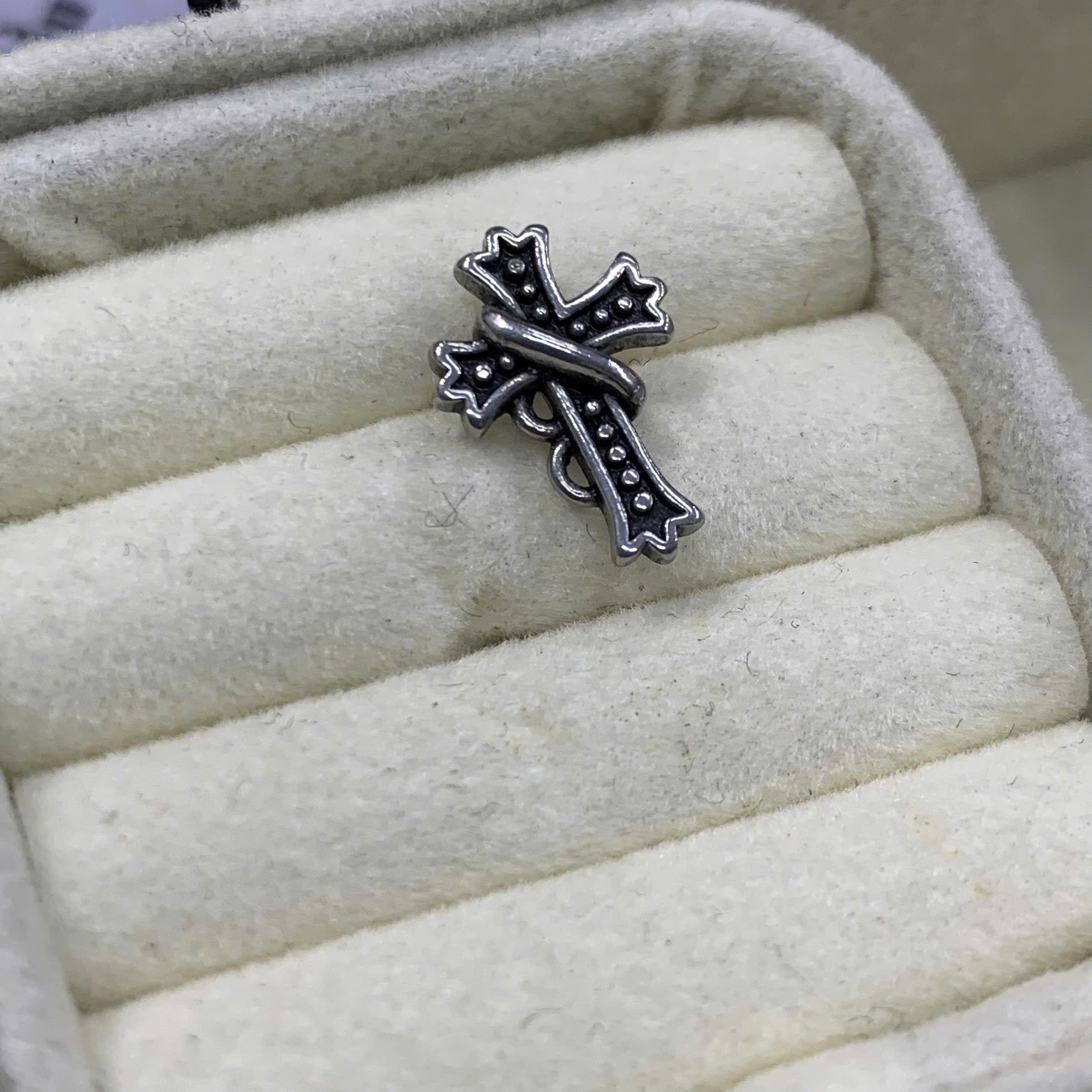 Khuyên Chrome Thánh giá quấn dây._thumbnail_2