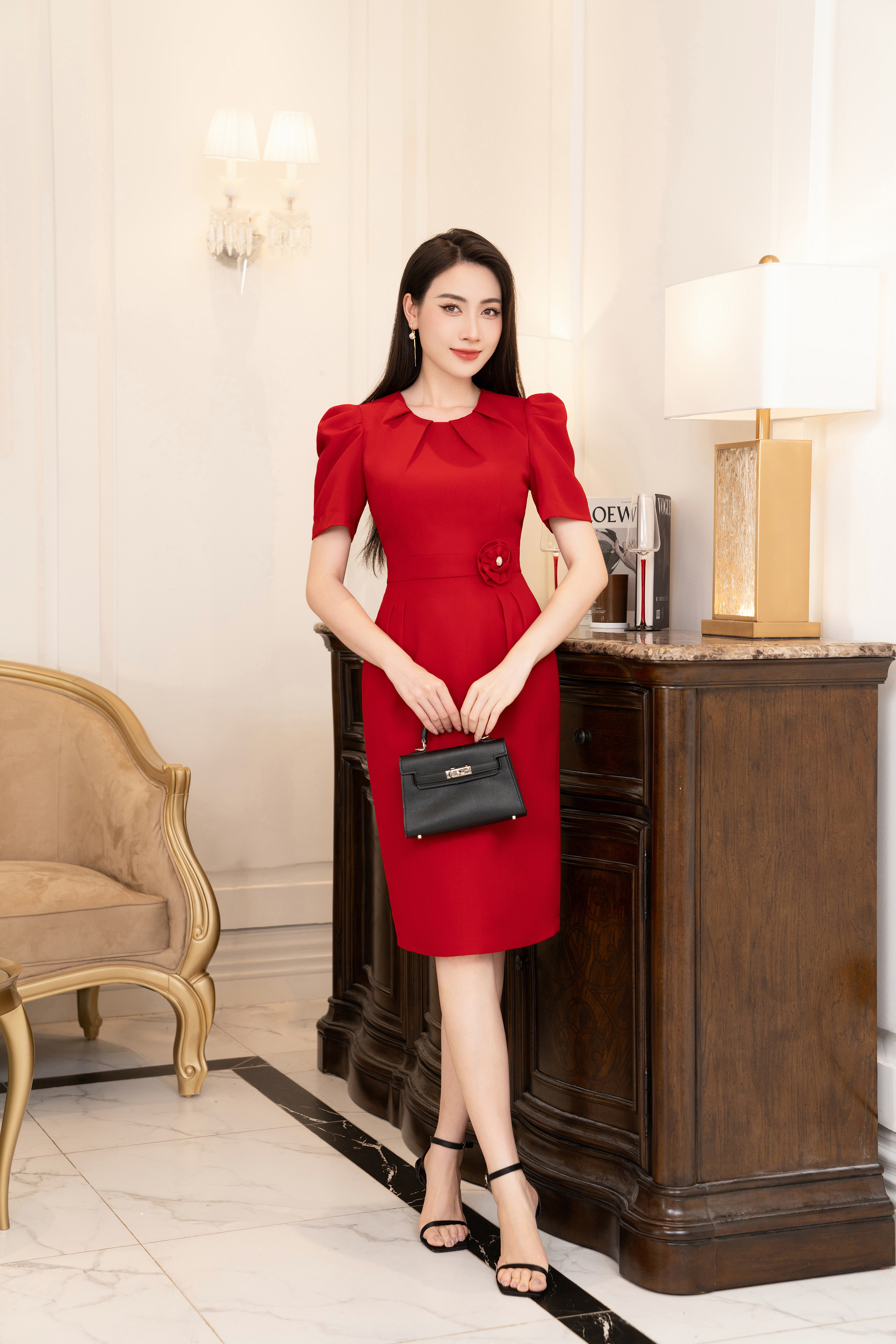 Đầm ôm đỏ 1 màu đính hoa eo_thumbnail_2