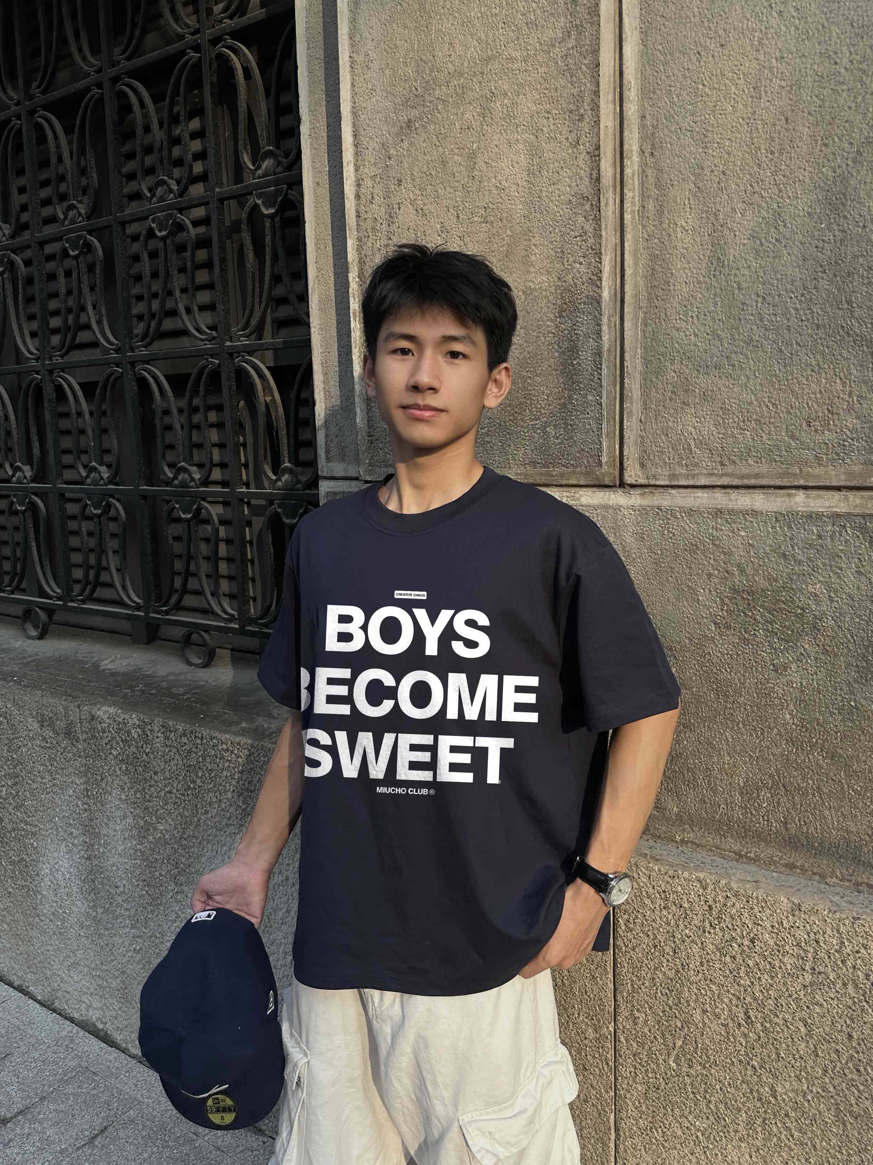 Áo phông boxy Boys Become Sweet 2339 Miucho Club chất vải cotton 2 chiều cao cấp in basic_thumbnail_5