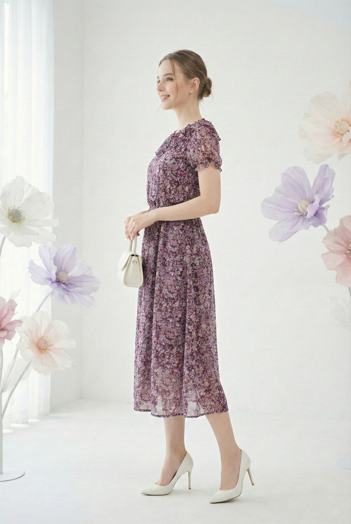 Đầm vải voan in hoa nhí tím dáng ôm chân rủ cổ tròn rộng phối bèo tay ngắn thiết kế MAZANO