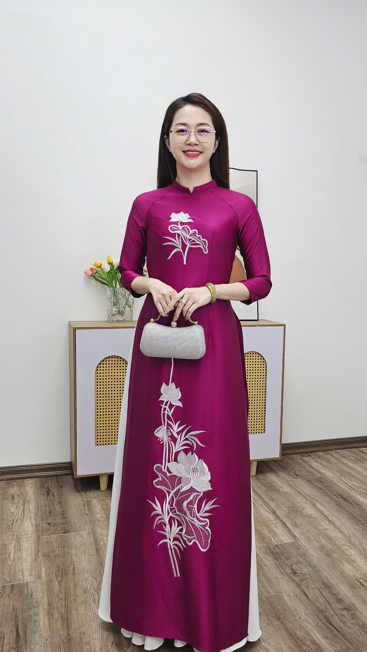 T460 áo dài cổ 2p tay lỡ lụa tô châu hồng xác pháo thêu sen_thumbnail_3