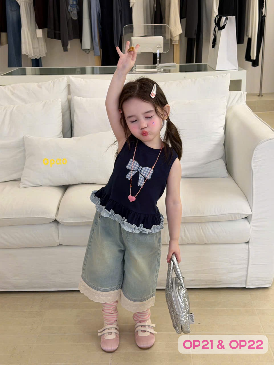 OP21 - Áo sát nách đính nơ caro phối bèo hãng Opao