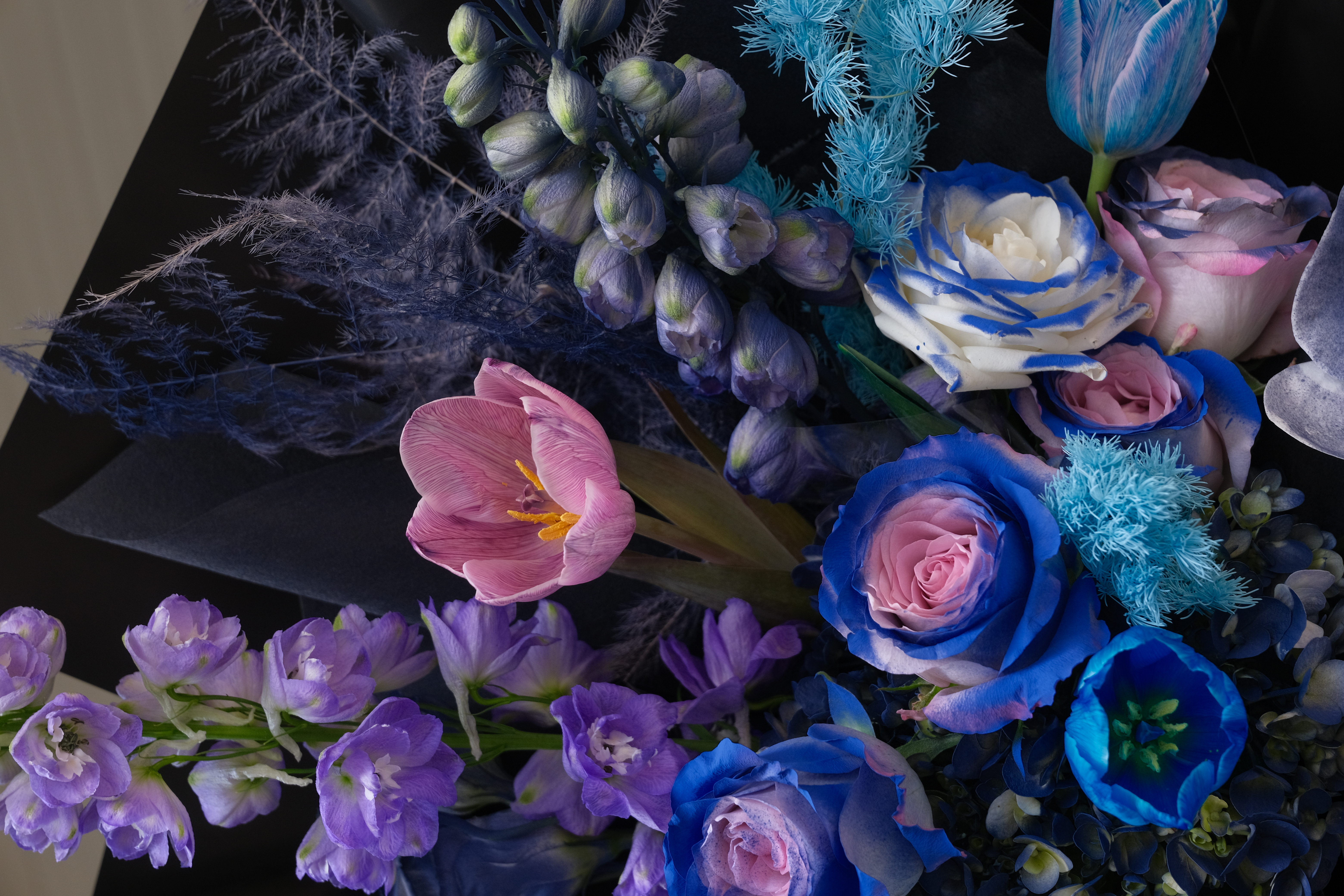 Ocean Twilight Bouquet - Bó hoa mix tone Tím xanh đậm_thumbnail_3