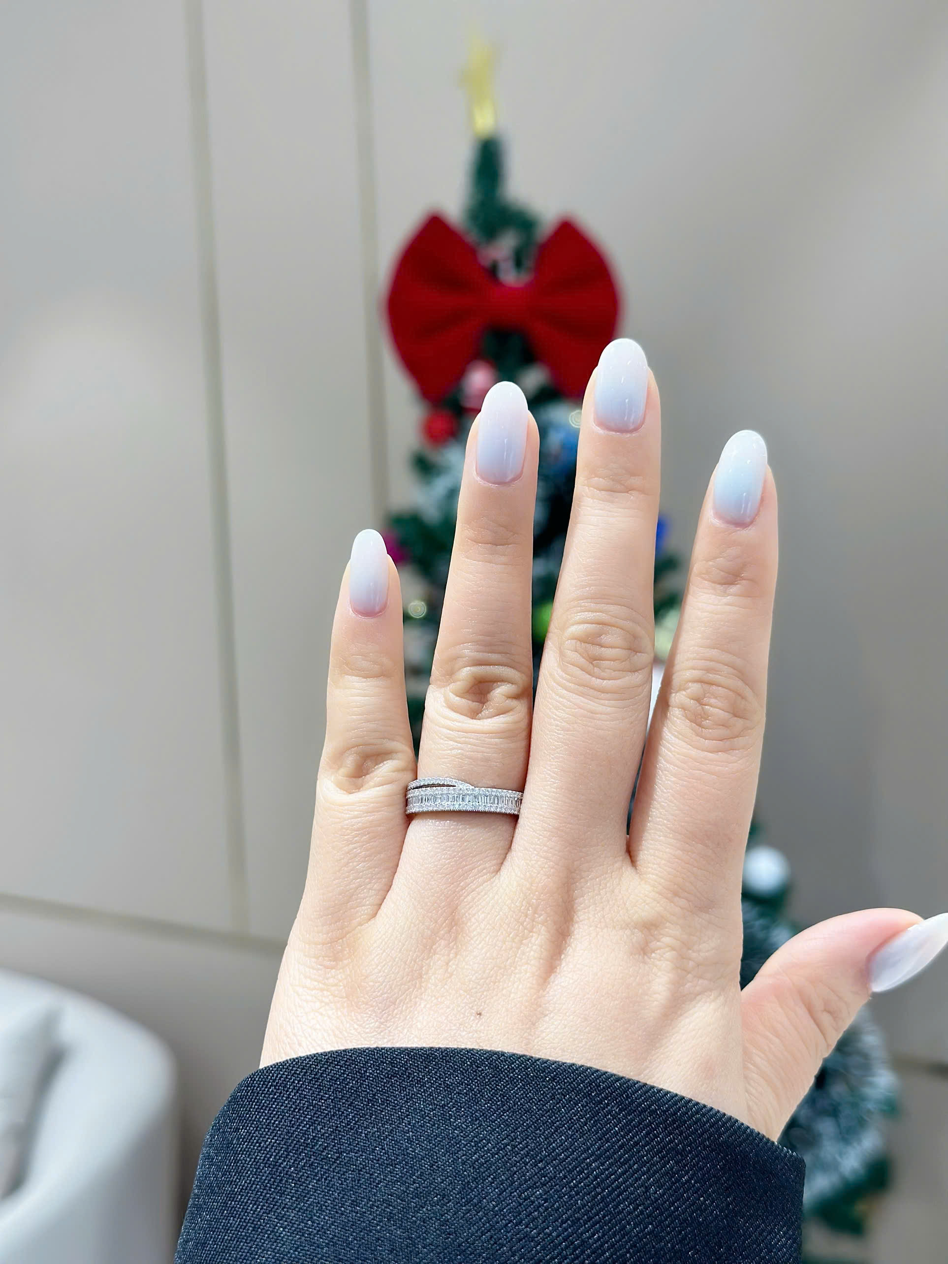 Nhẫn Vàng 14K Đính 109 Viên Kim Cương_thumbnail_2