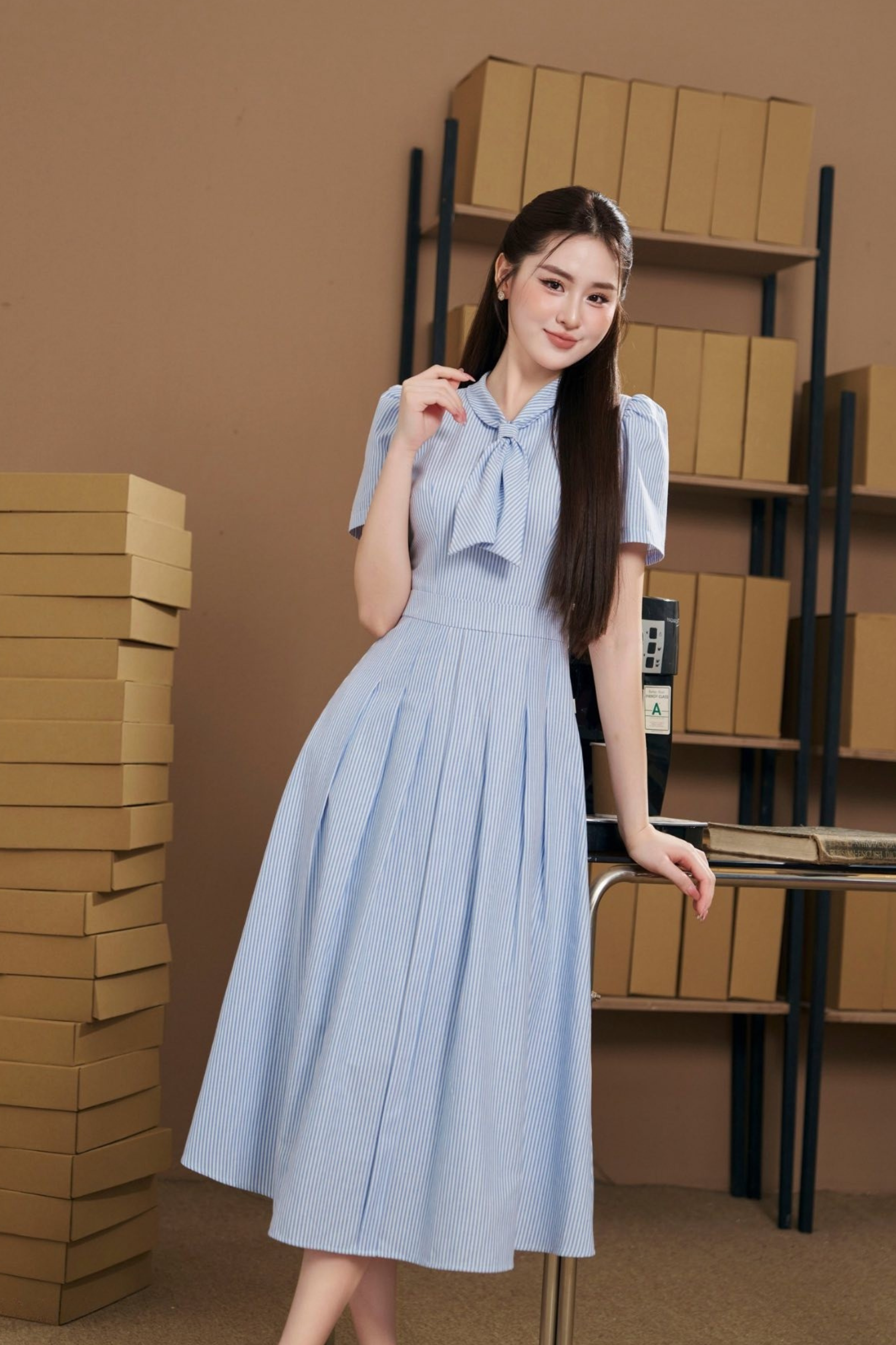 Đầm xòe kẻ xanh nơ cổ DL295