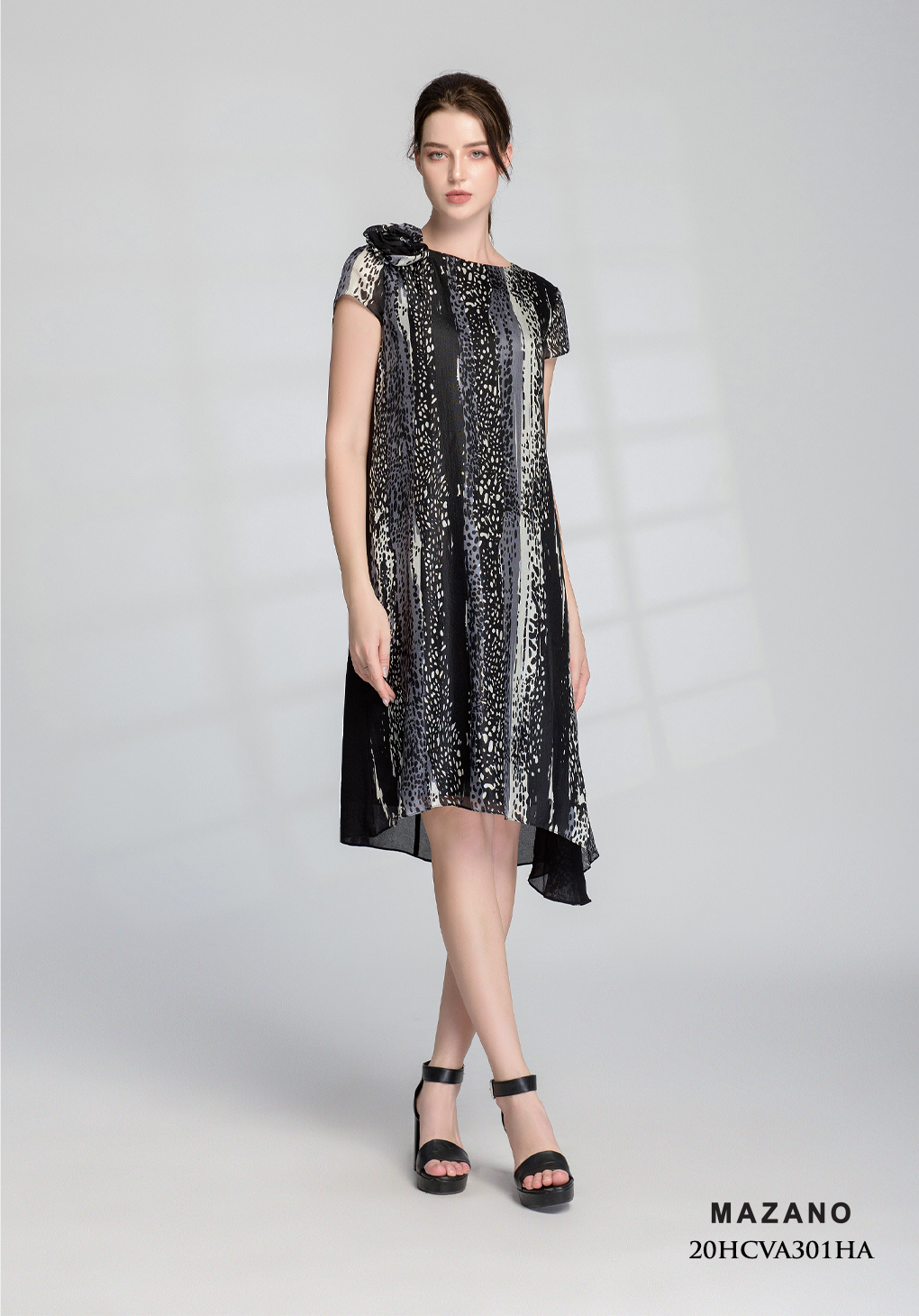 Đầm đen suông A dáng mullet tơ tằm tự nhiên_thumbnail_2