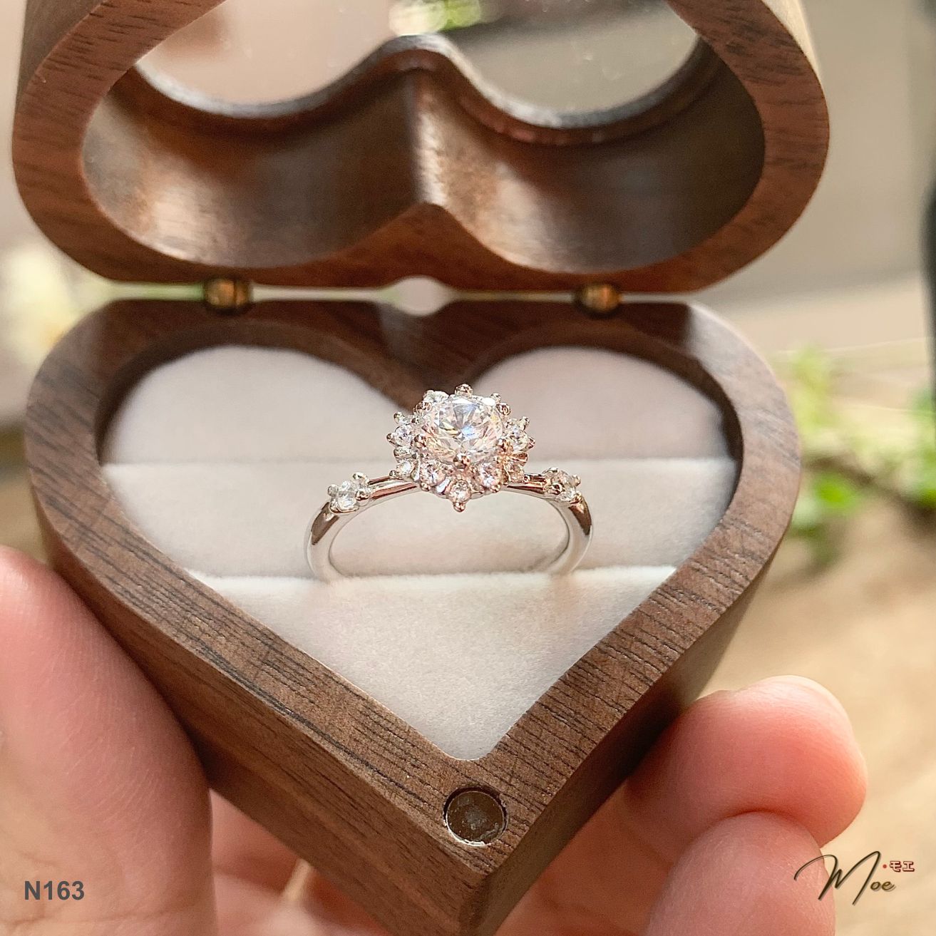 N163 - Nhẫn cầu hôn pha lê tuyết sang trọng_thumbnail_2