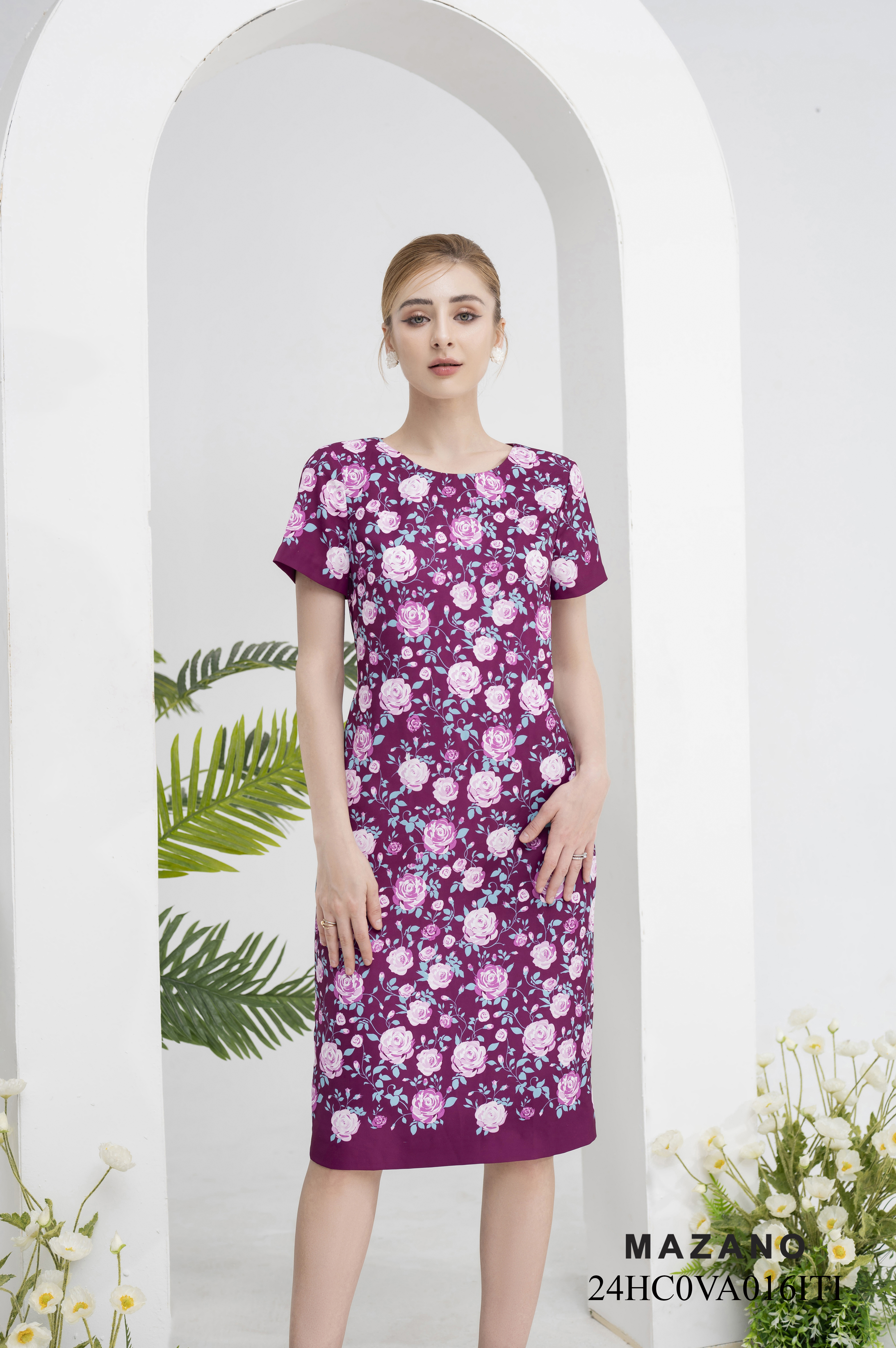 Đầm tím suông vừa in hoa bố cục