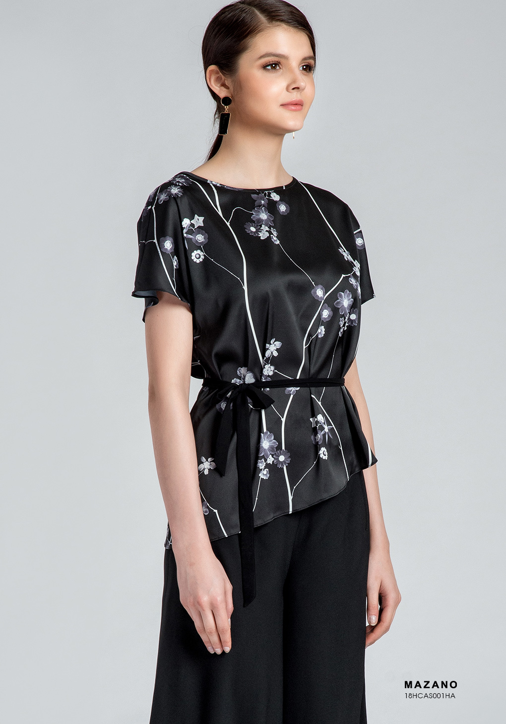 Áo Sơmi hoa lụa đen thắt đai cộc tay