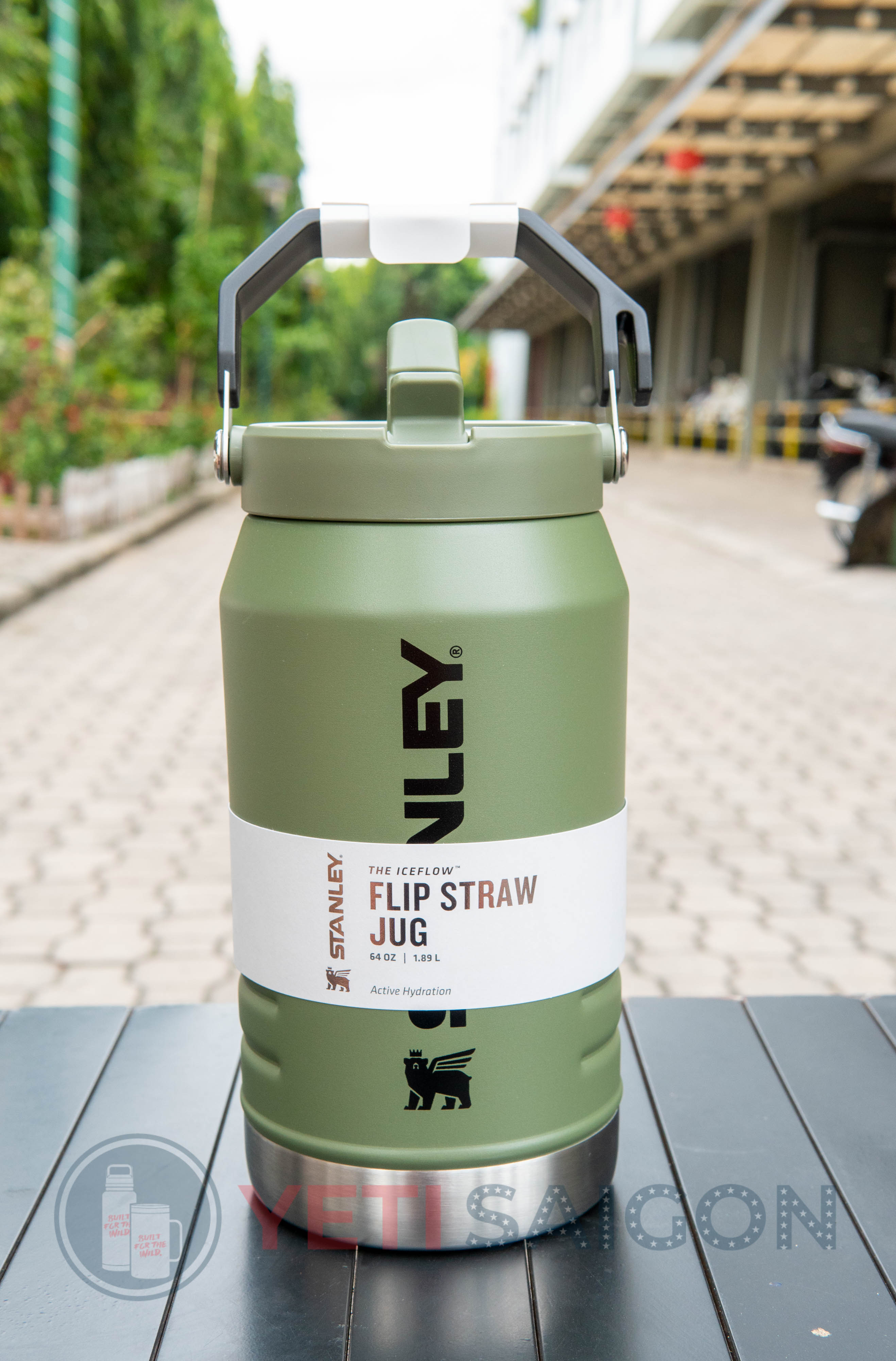 Stanley Flip Straw 64oz