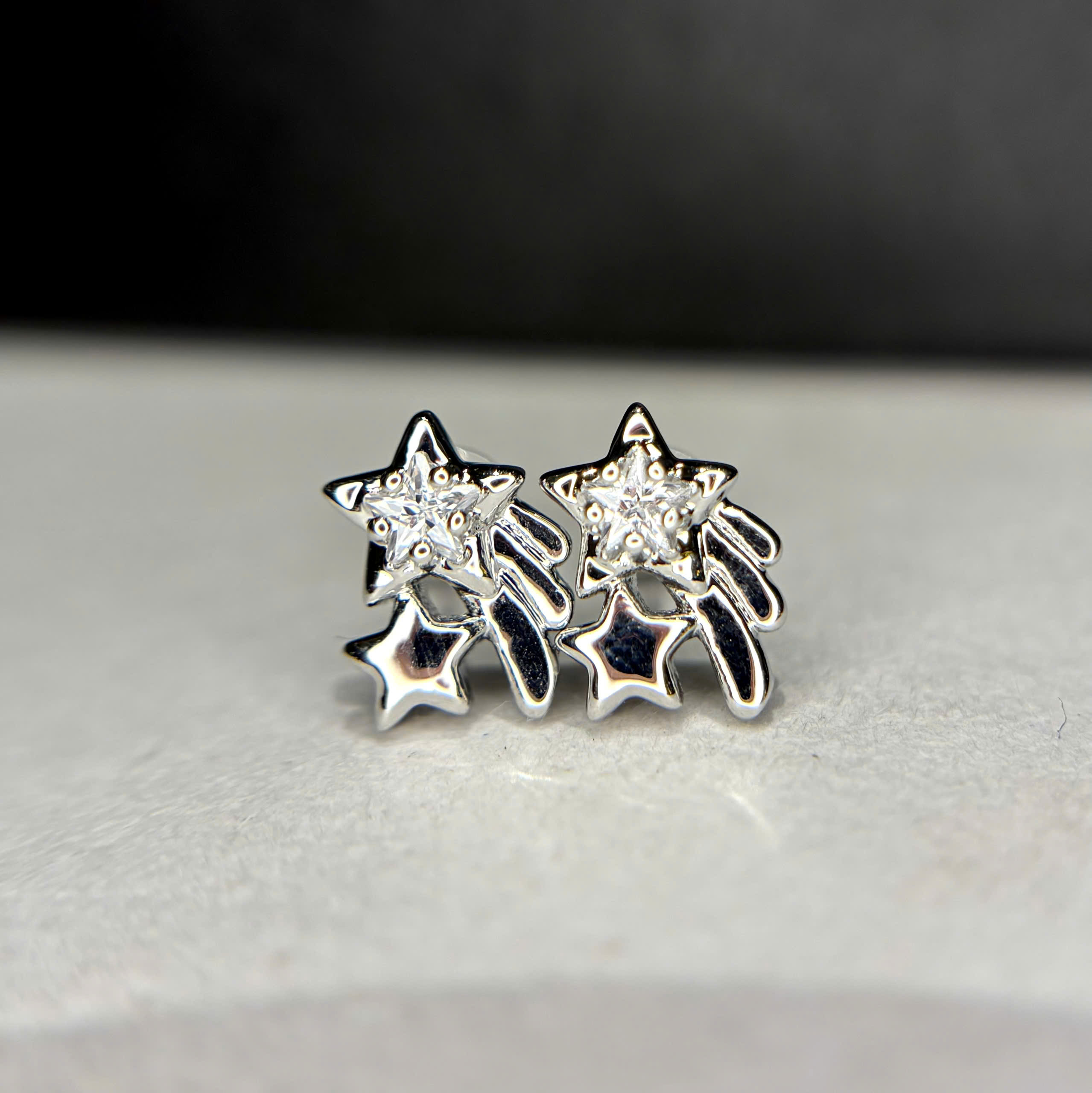 Khuyên kiểu ngôi sao cánh 1 bên bi