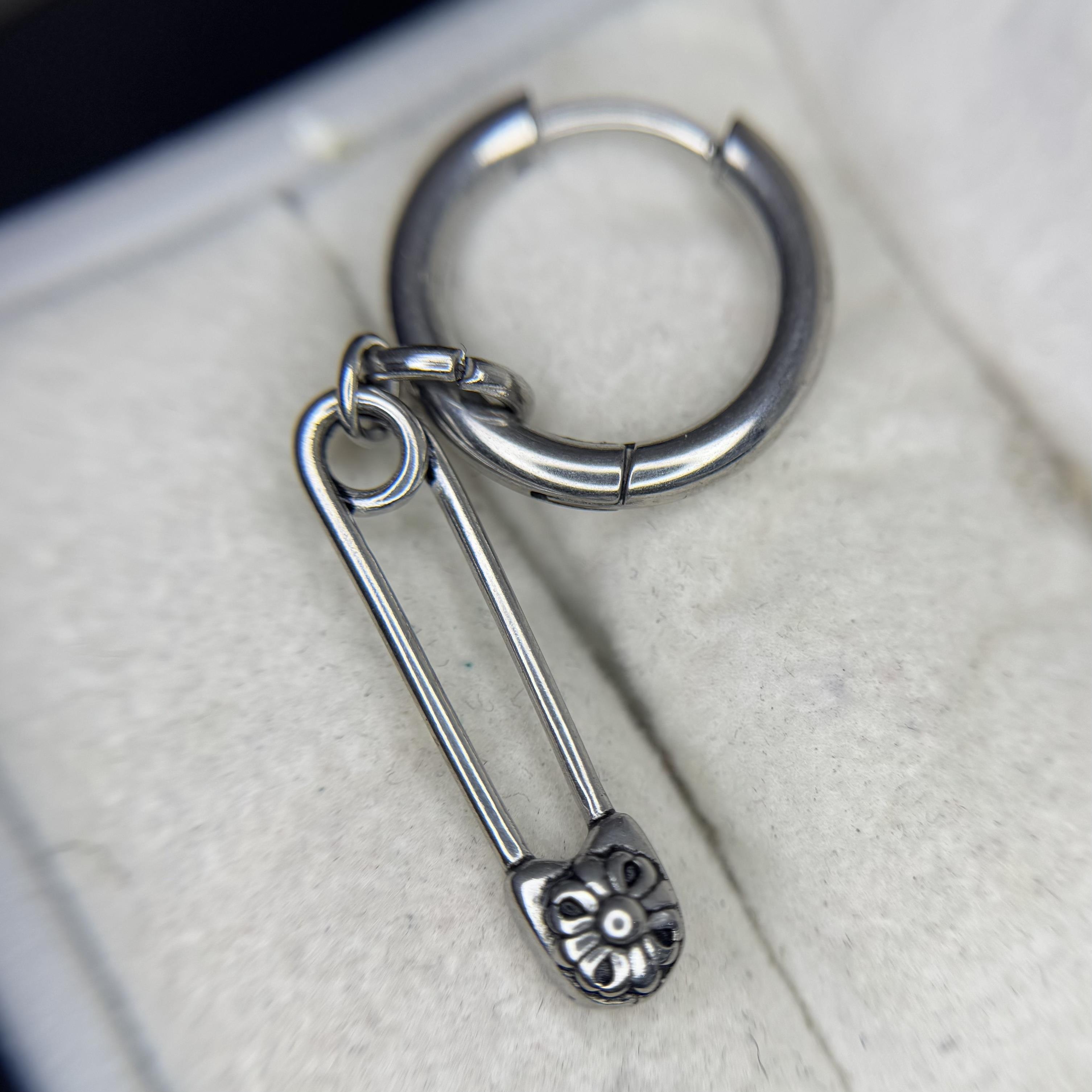 khuyên vòng kiểu nam rơi ghim băng chrome heart_thumbnail_1