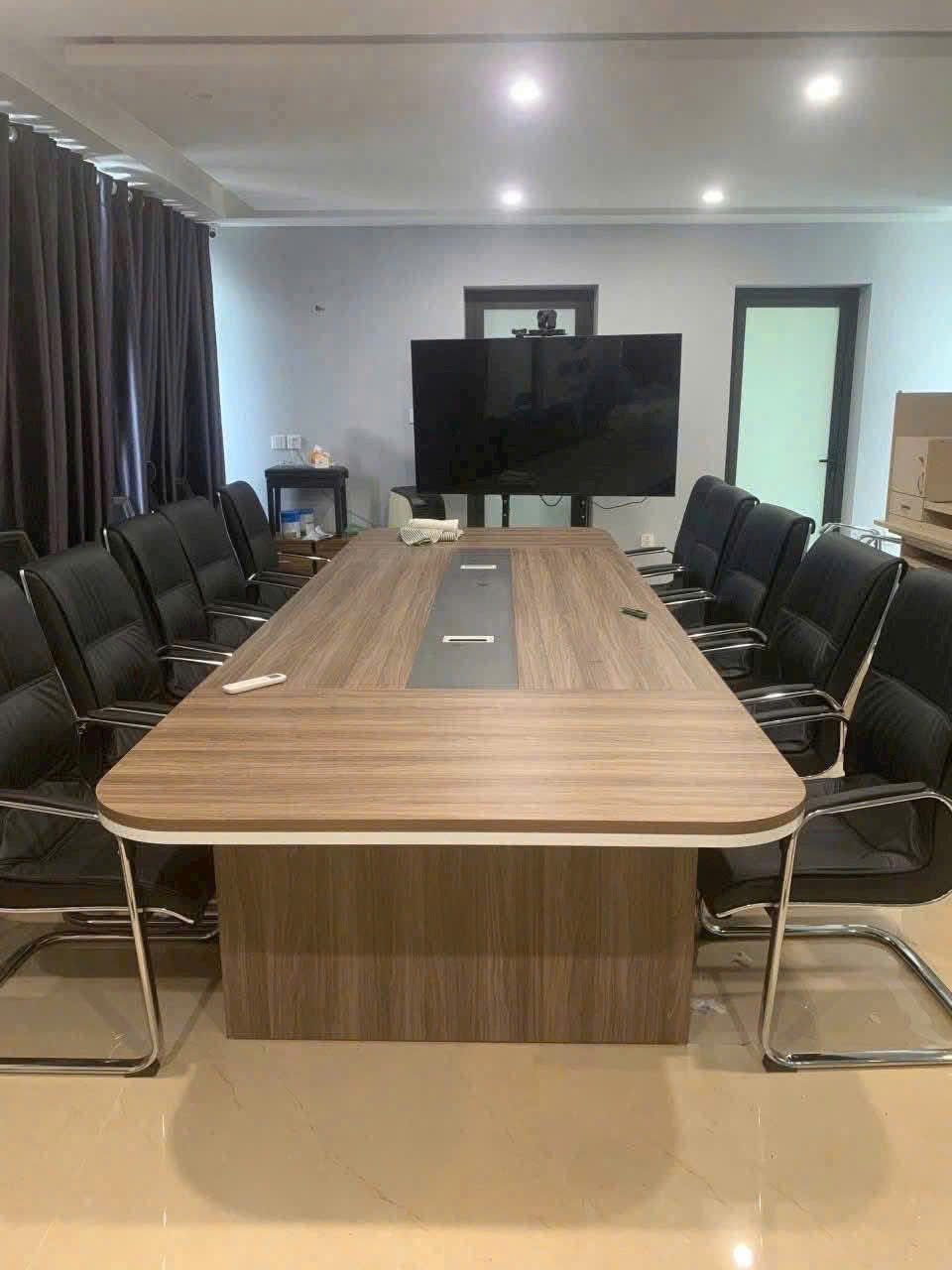 Bàn Họp LX11 - Giá Liên Hệ 0986 987 227