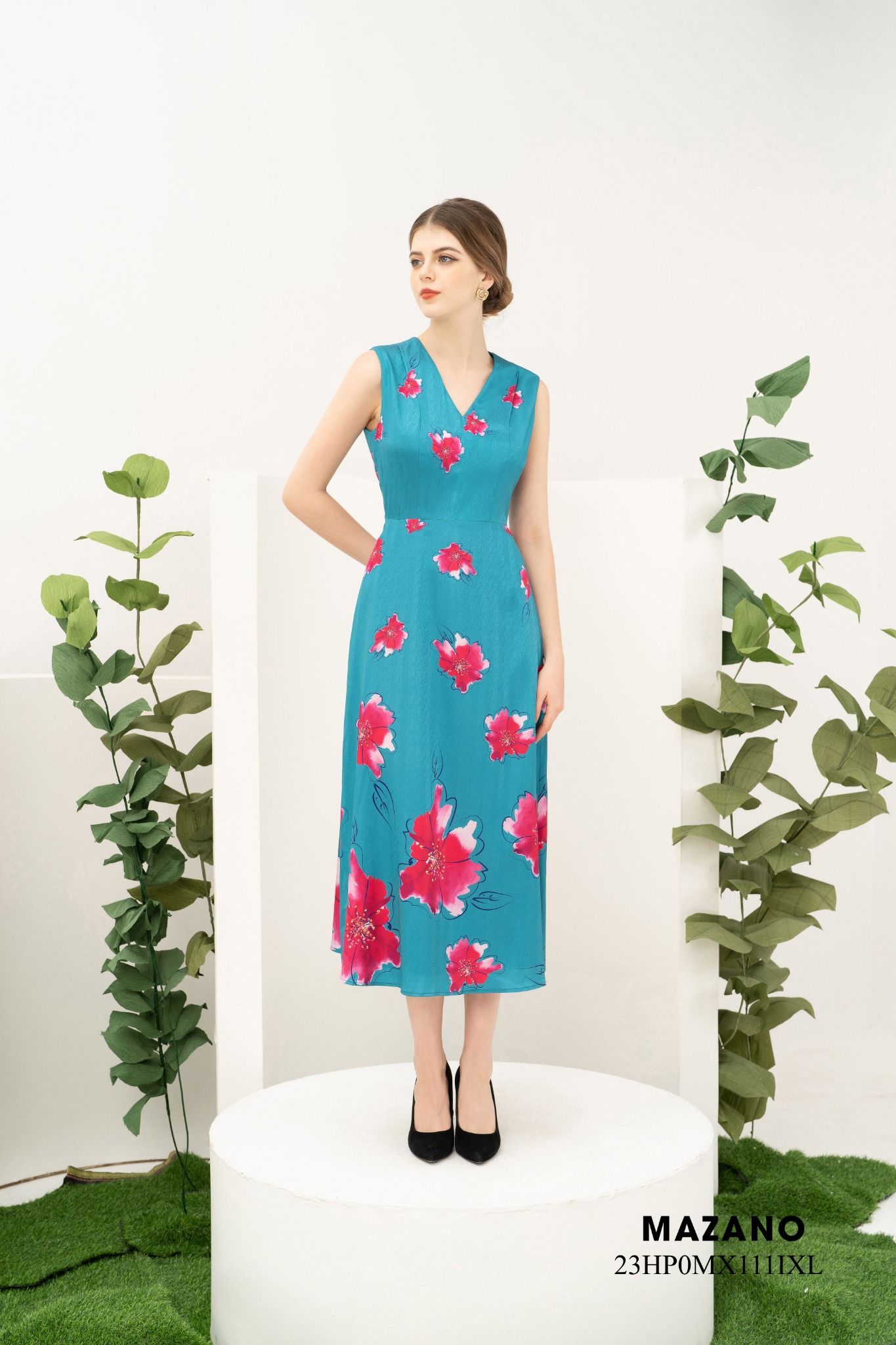 Đầm Maxi vải voan màu xanh in hoạ tiết cách điệu_thumbnail_0