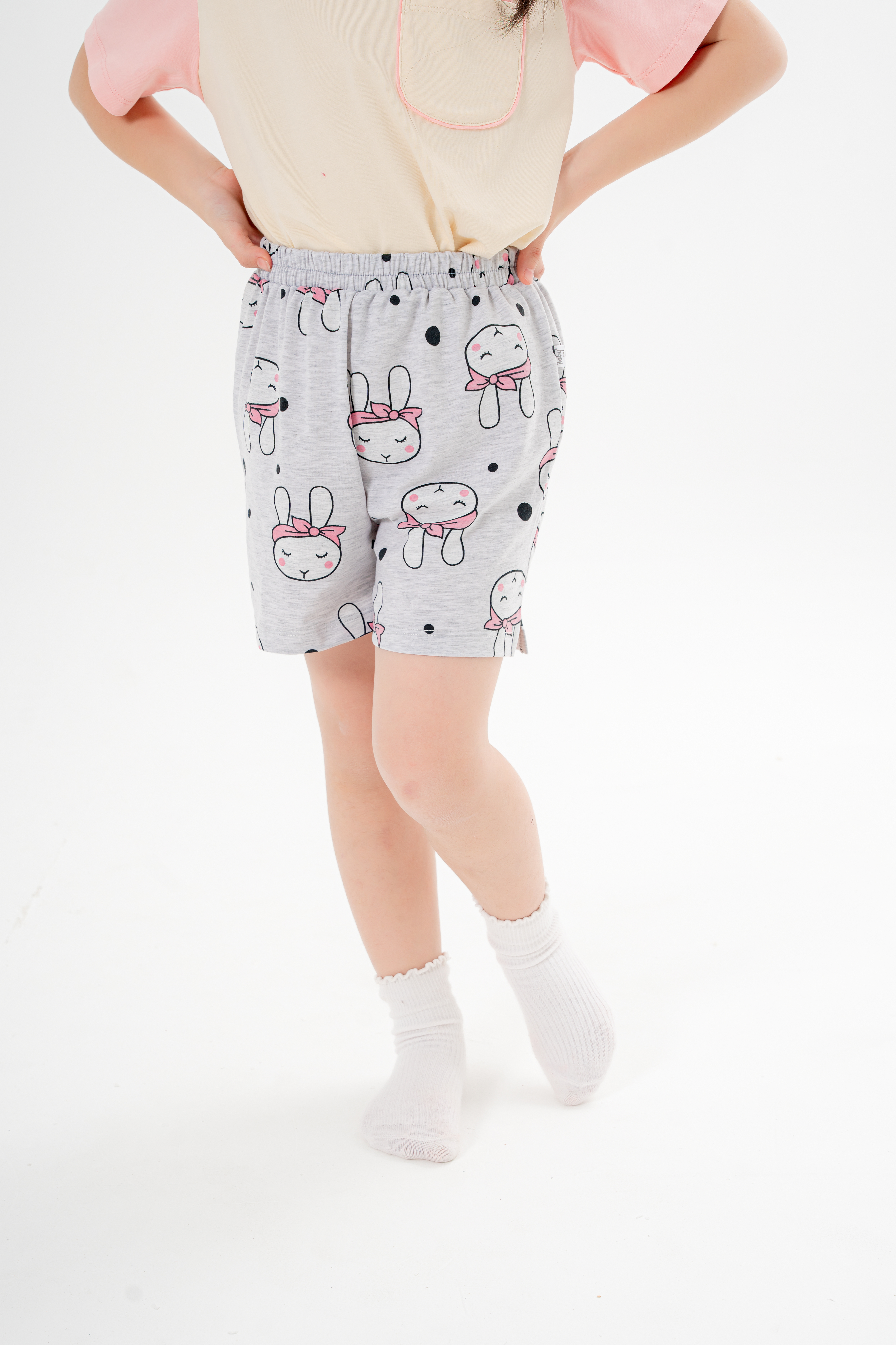 Quần lẻ bé gái xẻ V hai bên_thumbnail_1