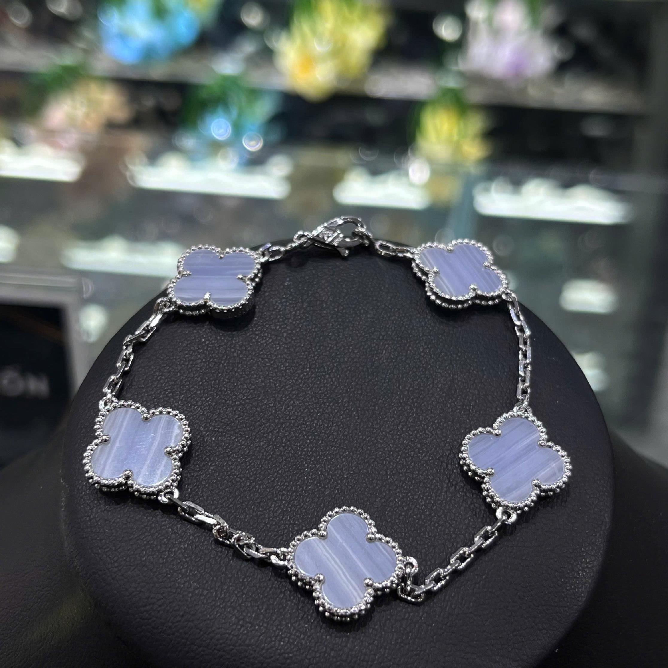 vòng tay titan mạ vàng trắng vancleef to xanh tím_thumbnail_2