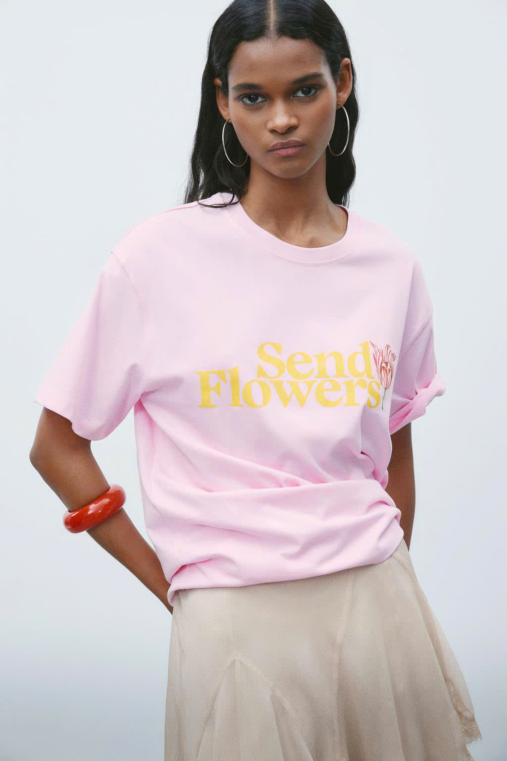 Áo thun hồng nhạt in chữ hoa sau_thumbnail_5