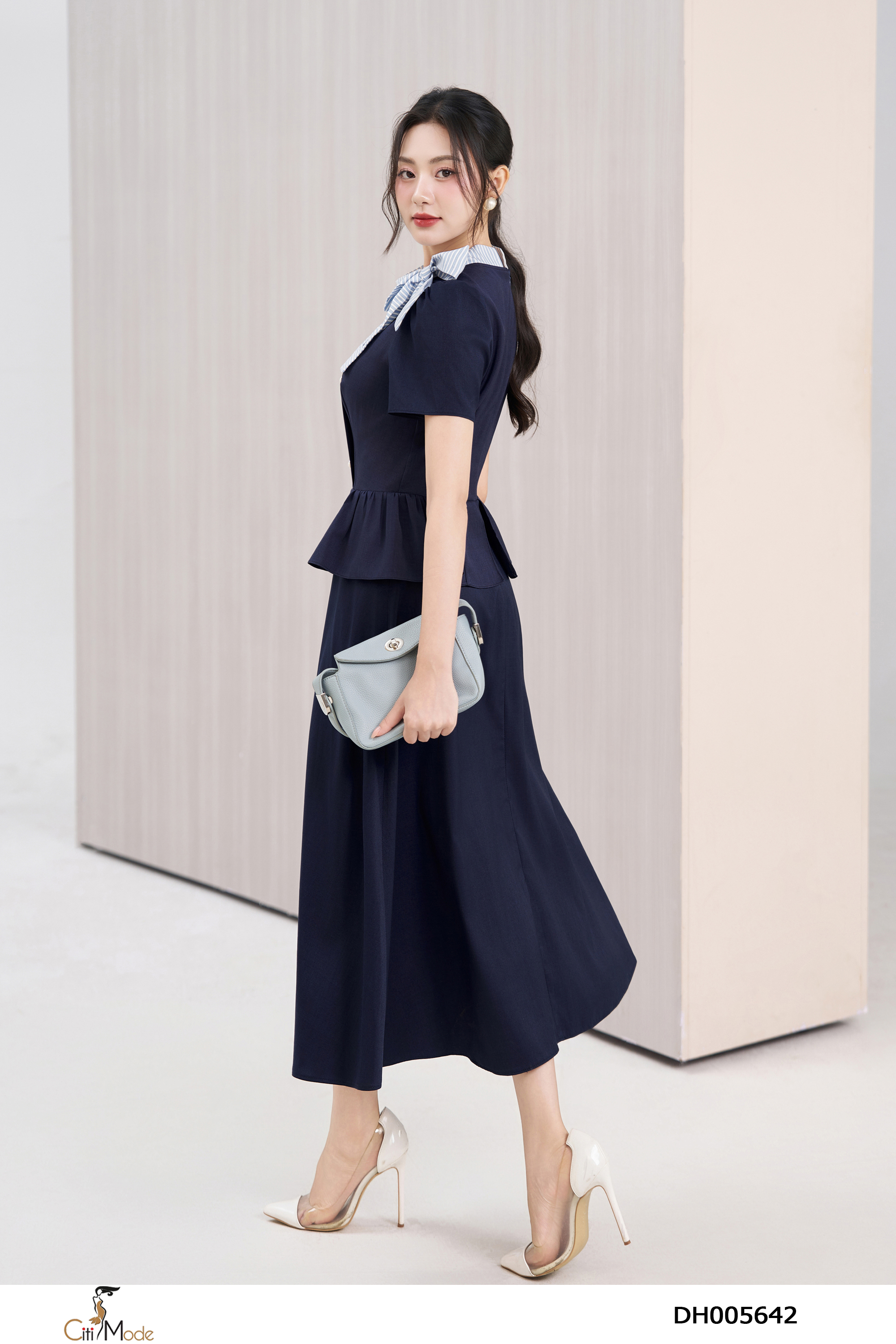 Đầm xòe peplum tím than cổ phối kẻ nơ