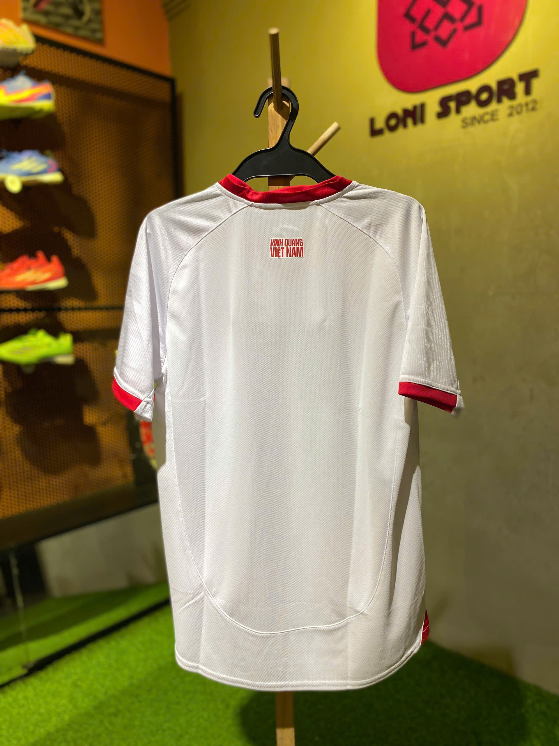 Áo đội tuyển Việt Nam sân khách trắng 2025 PLAYER_thumbnail_1