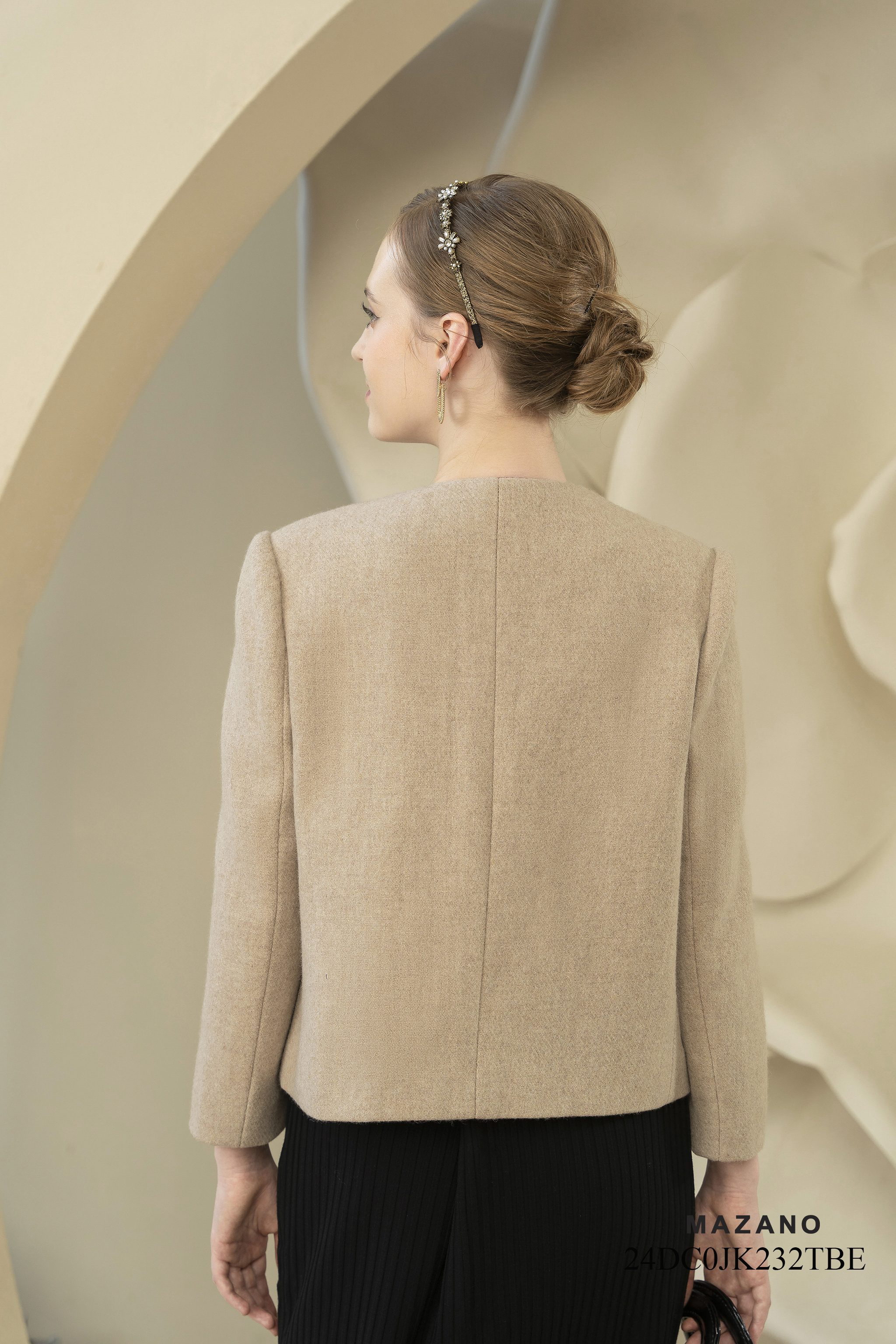 Áo khoác ngắn Suông Vải dạ lông cừu Họa Đính hoa trang trí Dài dưới eo_thumbnail_5