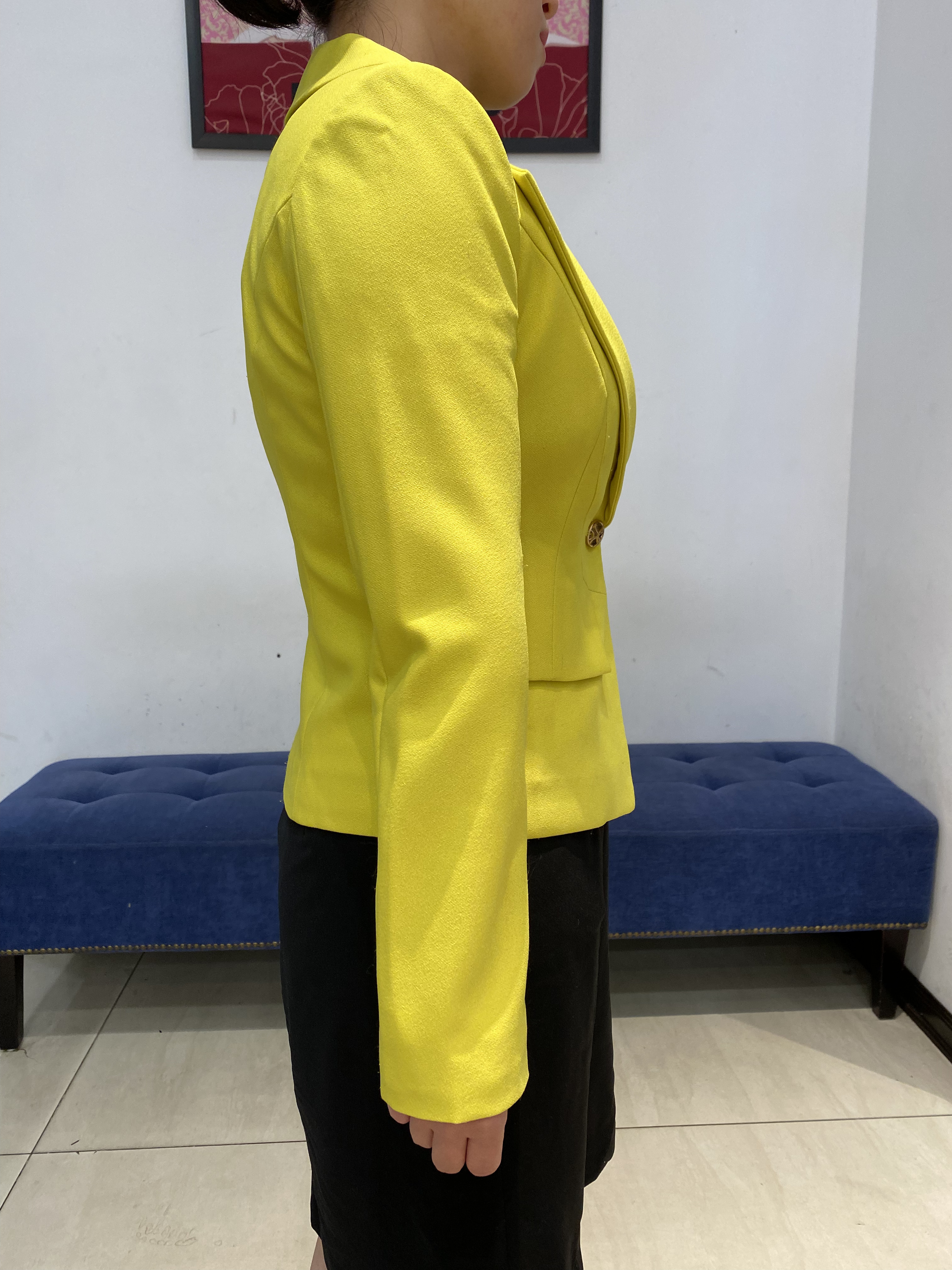 Áo vest vàng cổ bẻ truyền thống