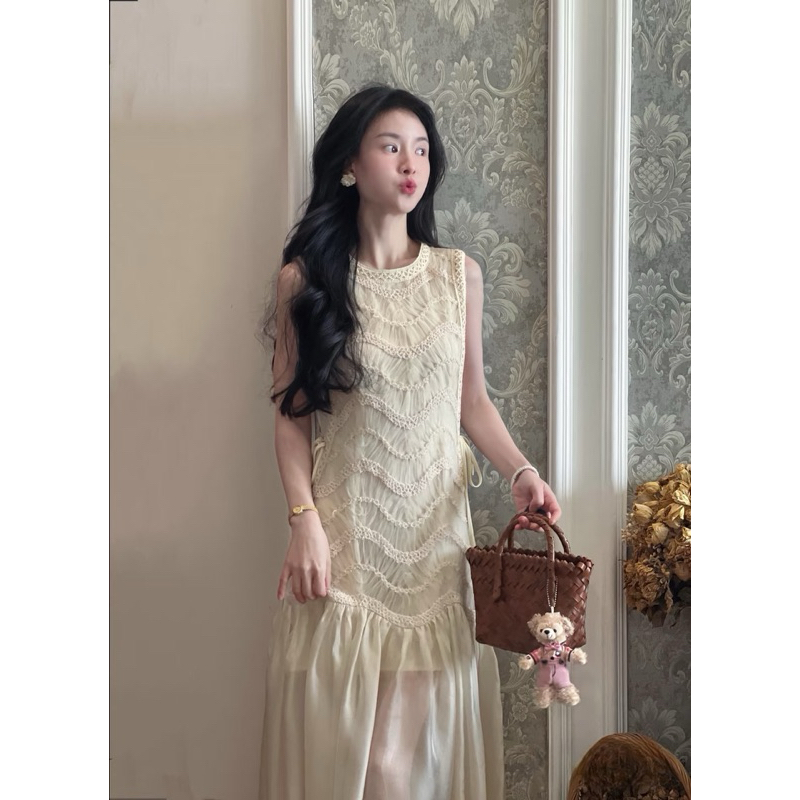 Đầm sát nách ren sóng 2 lớp màu kem, váy ren lượn sóng phối tơ Logastore_L201