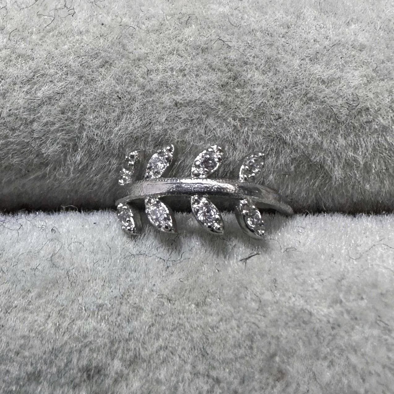 vòng bẻ mũi size 8 lá kim cương đồng