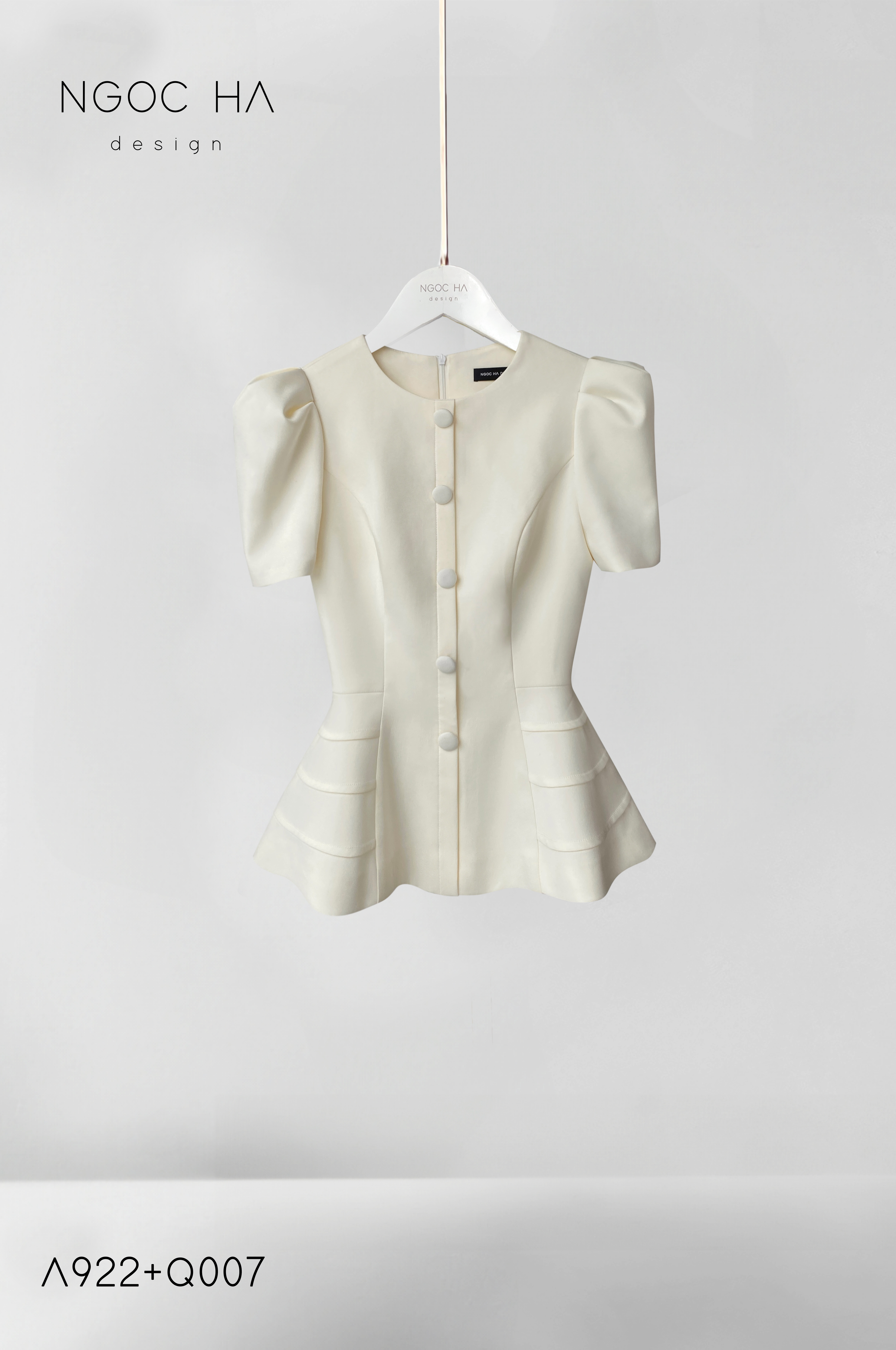 Ellie Top_ Áo Cổ Tròn Tùng May Gân Nổi Màu Kem A922_thumbnail_4