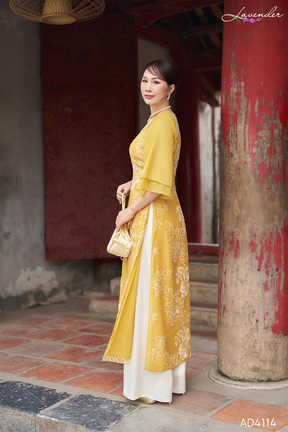 Áo dài tơ thêu màu vàng AD4114_thumbnail_3