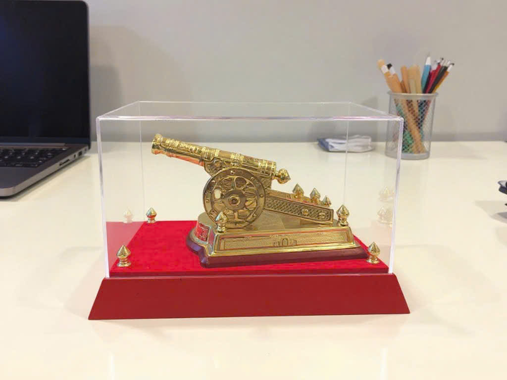 Súng pháo thần công mạ vàng 24k