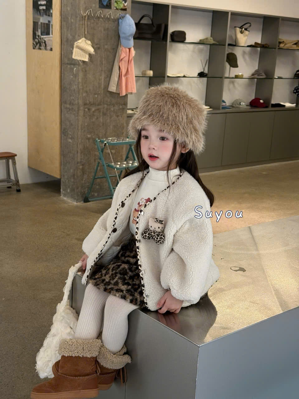 (M104) Áo khoác gió lót lông cừu thêu Kitty beo Soyou mặc được 2 mặt