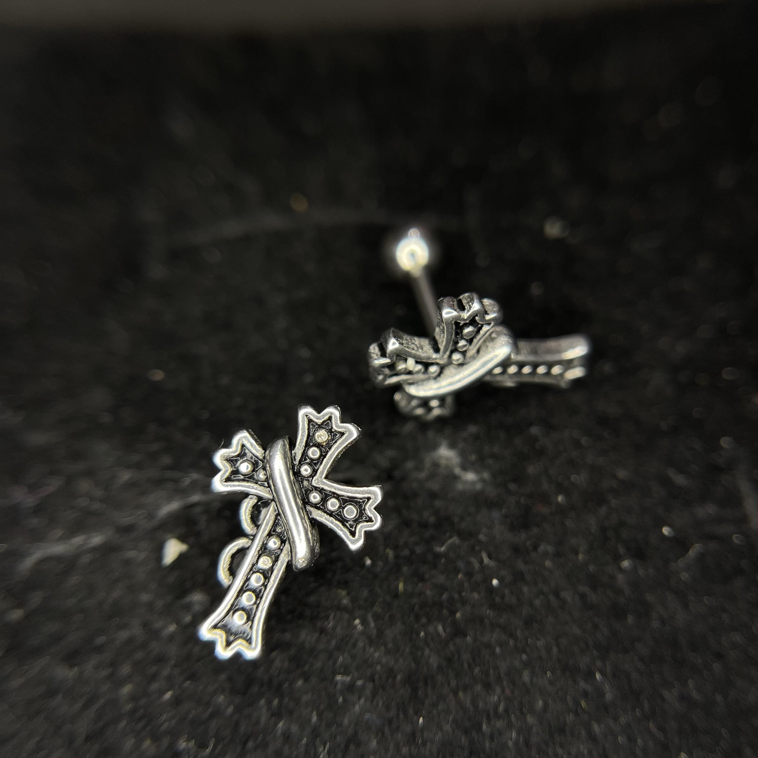 Khuyên Chrome Thánh giá quấn dây._thumbnail_0