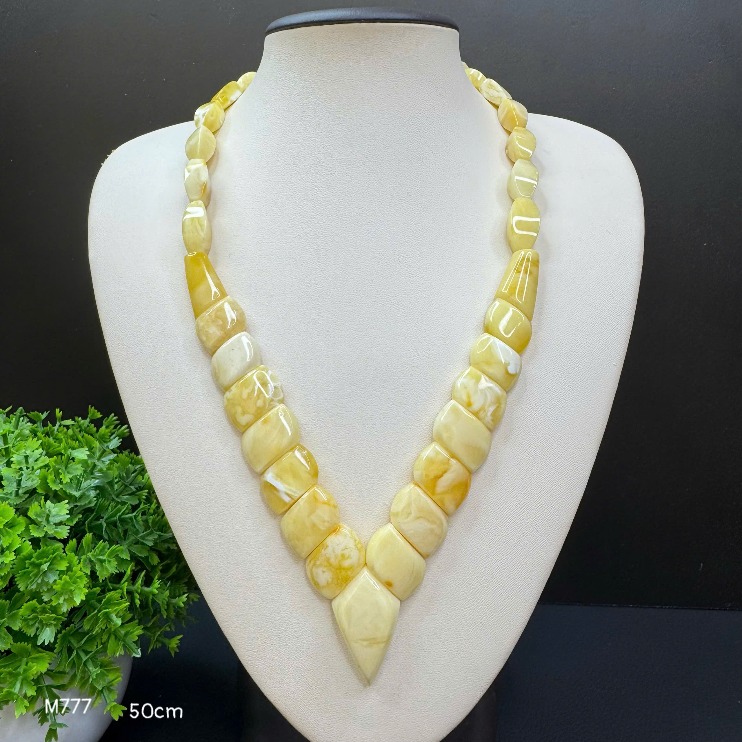 Vòng Cổ Bản Chữ V Hoàng Gia - M777