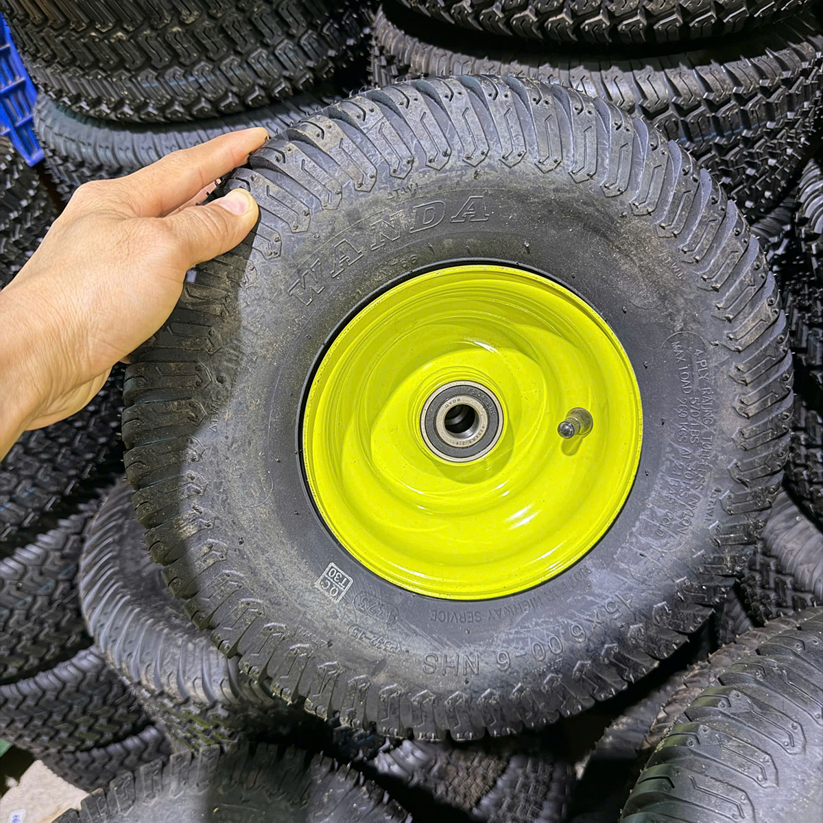 Bánh xe lốp chịu tải chế xe điện (không ruột)_thumbnail_1