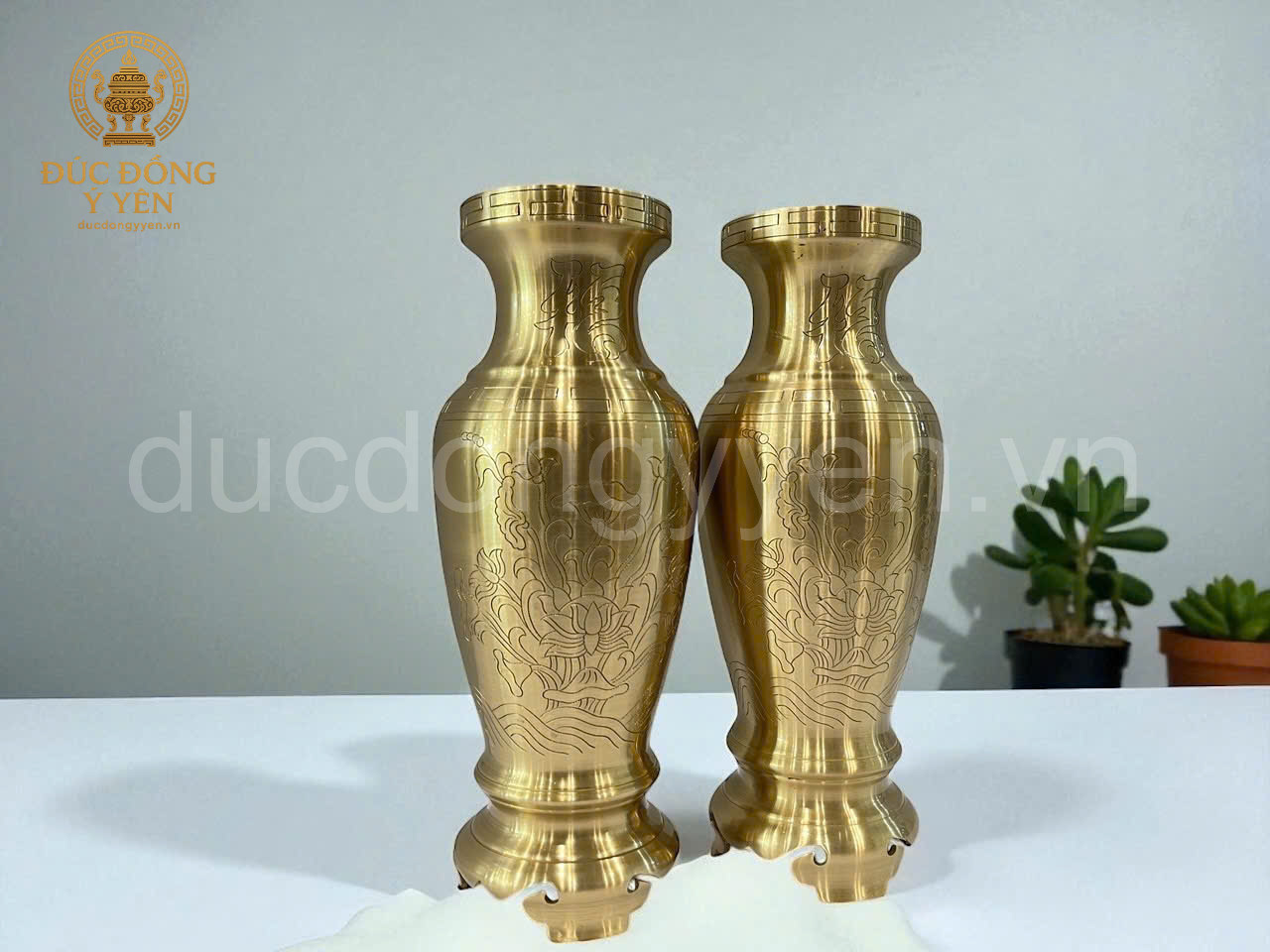 Lọ hoa chạm hoa văn đúc đồng cát tút _thumbnail_1