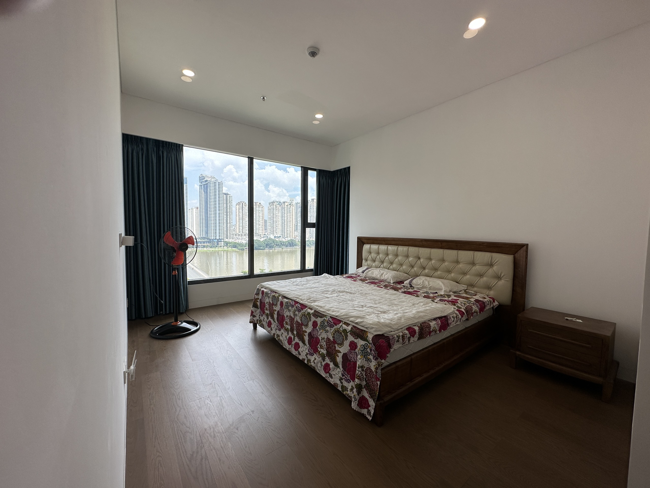 Cần cho thuê căn hộ 3 phòng ngủ tọa lạc tại tháp Seine 130m²_thumbnail_4