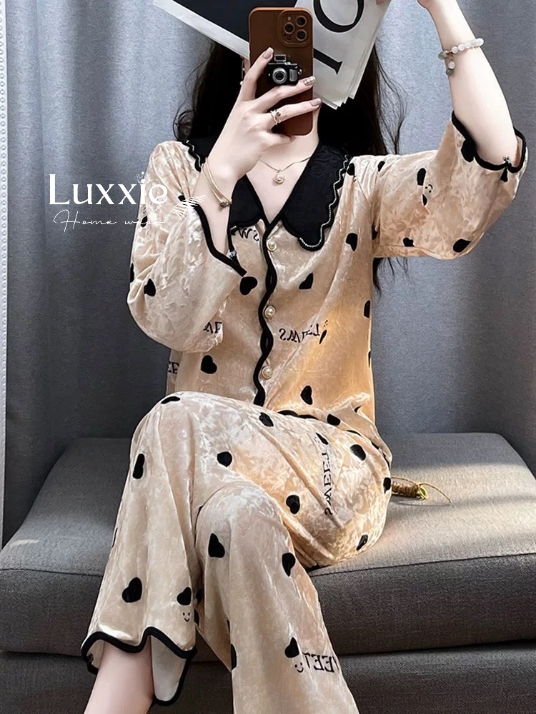 NHUNG03 Bộ ngủ nhung vàng họa tiết trái tim cổ lưới_thumbnail_4