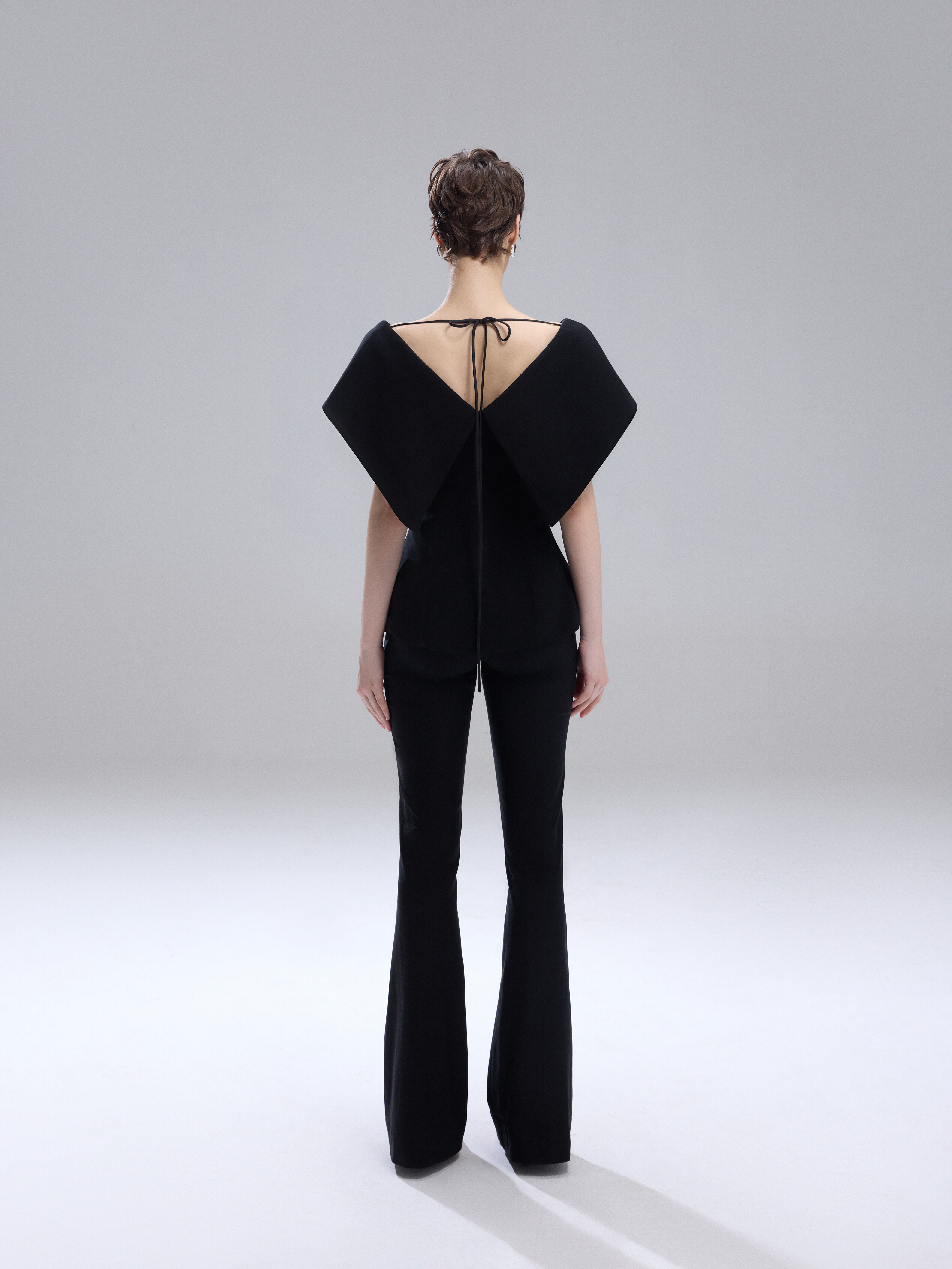 BEYONE Top_thumbnail_2