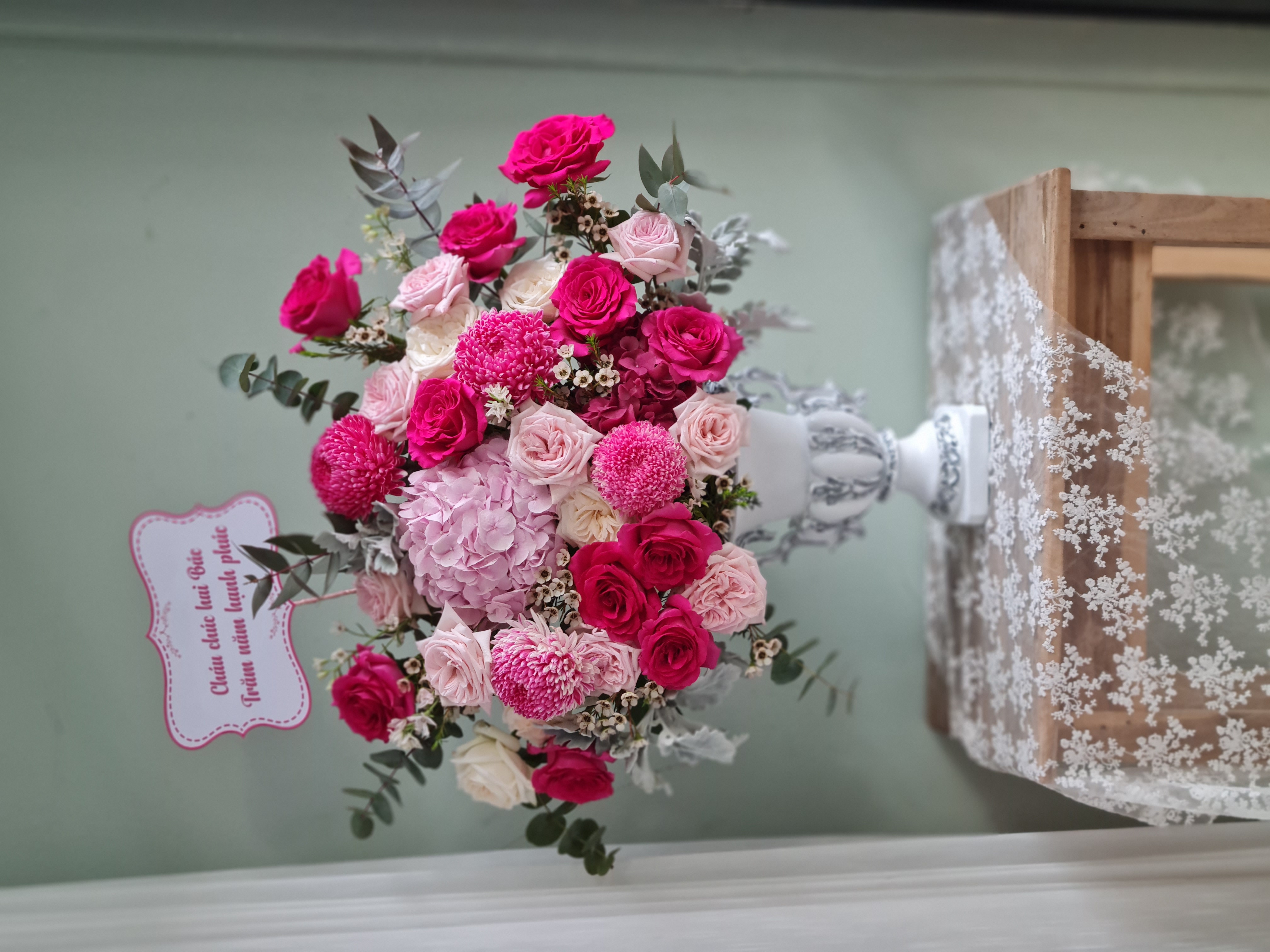 Bình Hoa Tân Cổ Điển - Tone Hồng Đậm