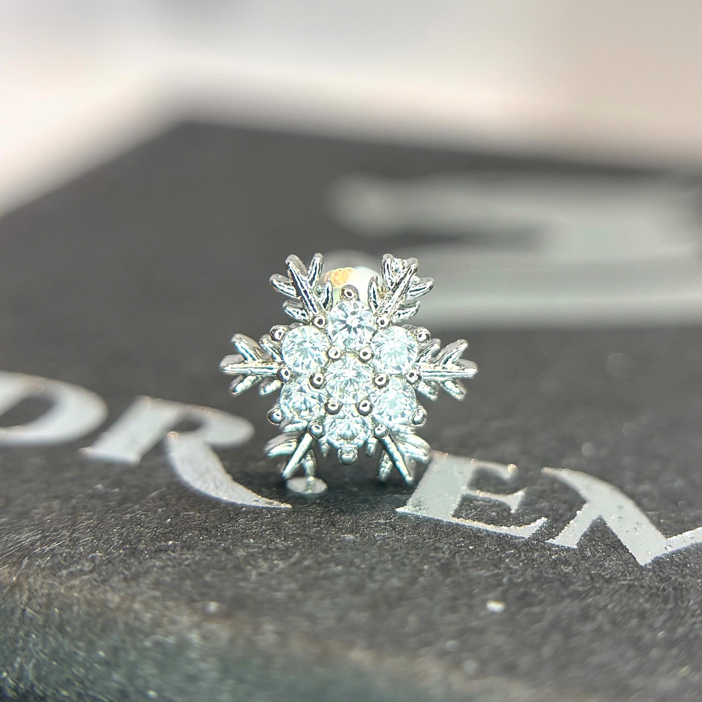 Khuyên kiểu bông tuyết nhụy hoa bi vặn_thumbnail_3