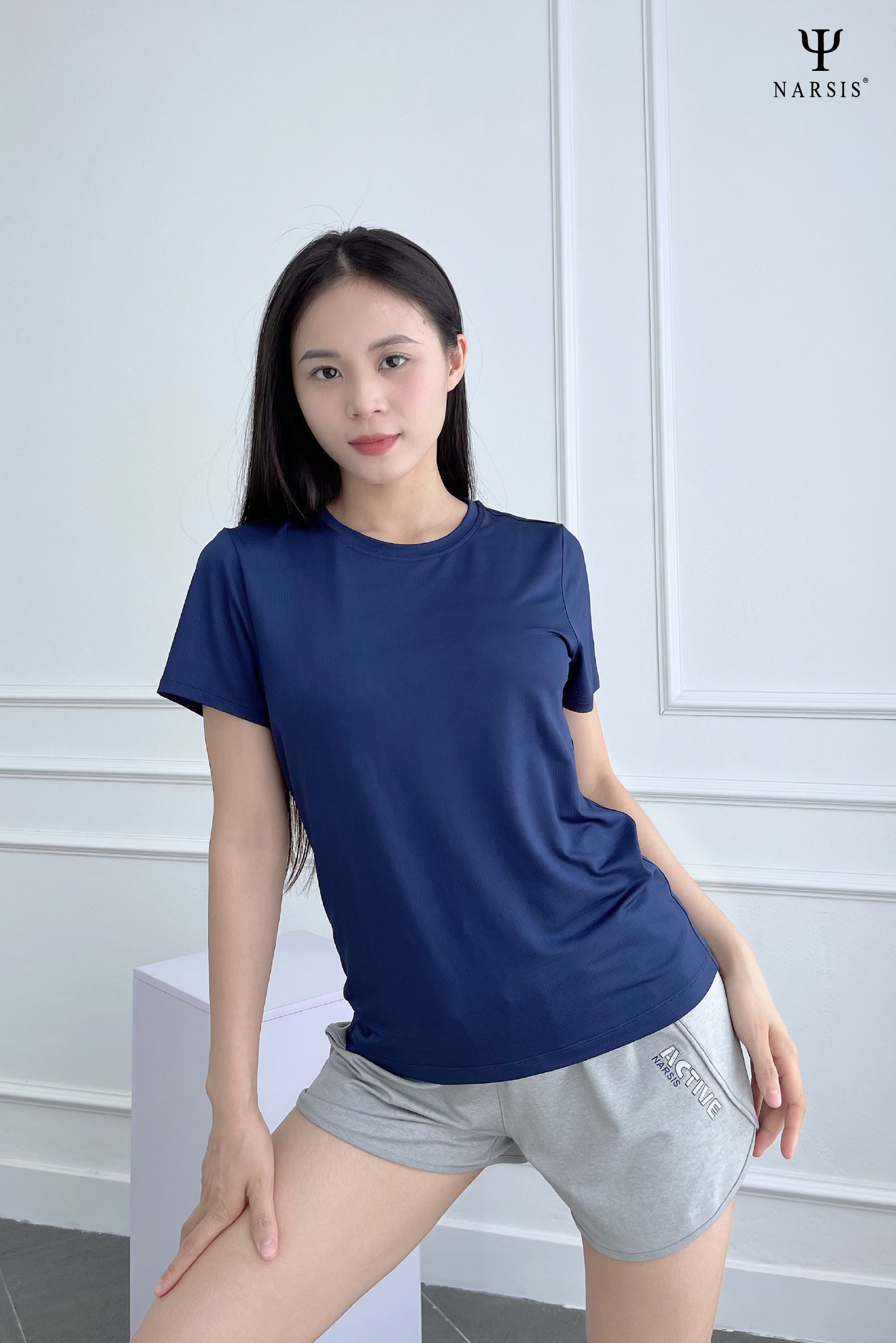 BỘ THỂ THAO NỮ VẢI THÔNG HƠI NAVY H23001 NARSIS CHẤT LIỆU THOÁNG MÁT, DỄ CHỊU, THOẢI MÁI CẢ NGÀY,..._thumbnail_1