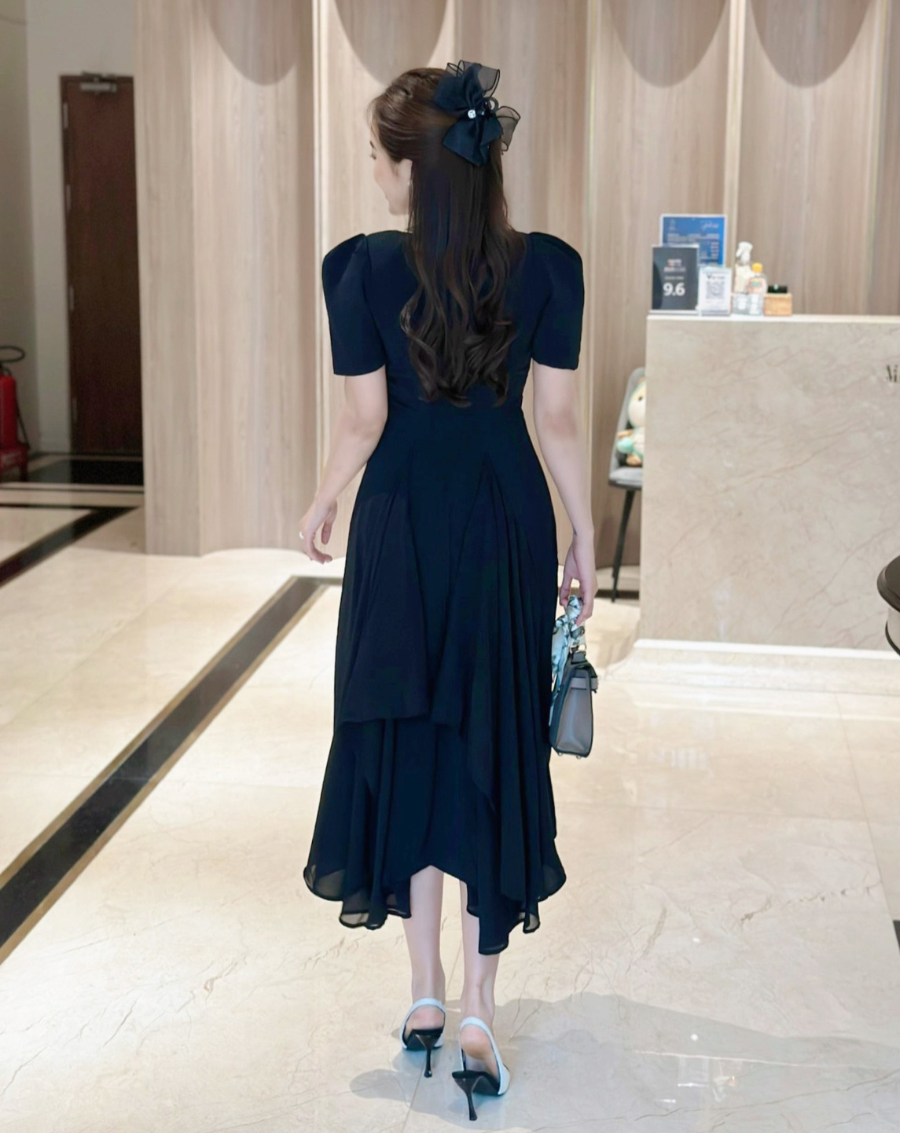 Đầm xòe thiết kế tay con cổ V phối đá_thumbnail_3