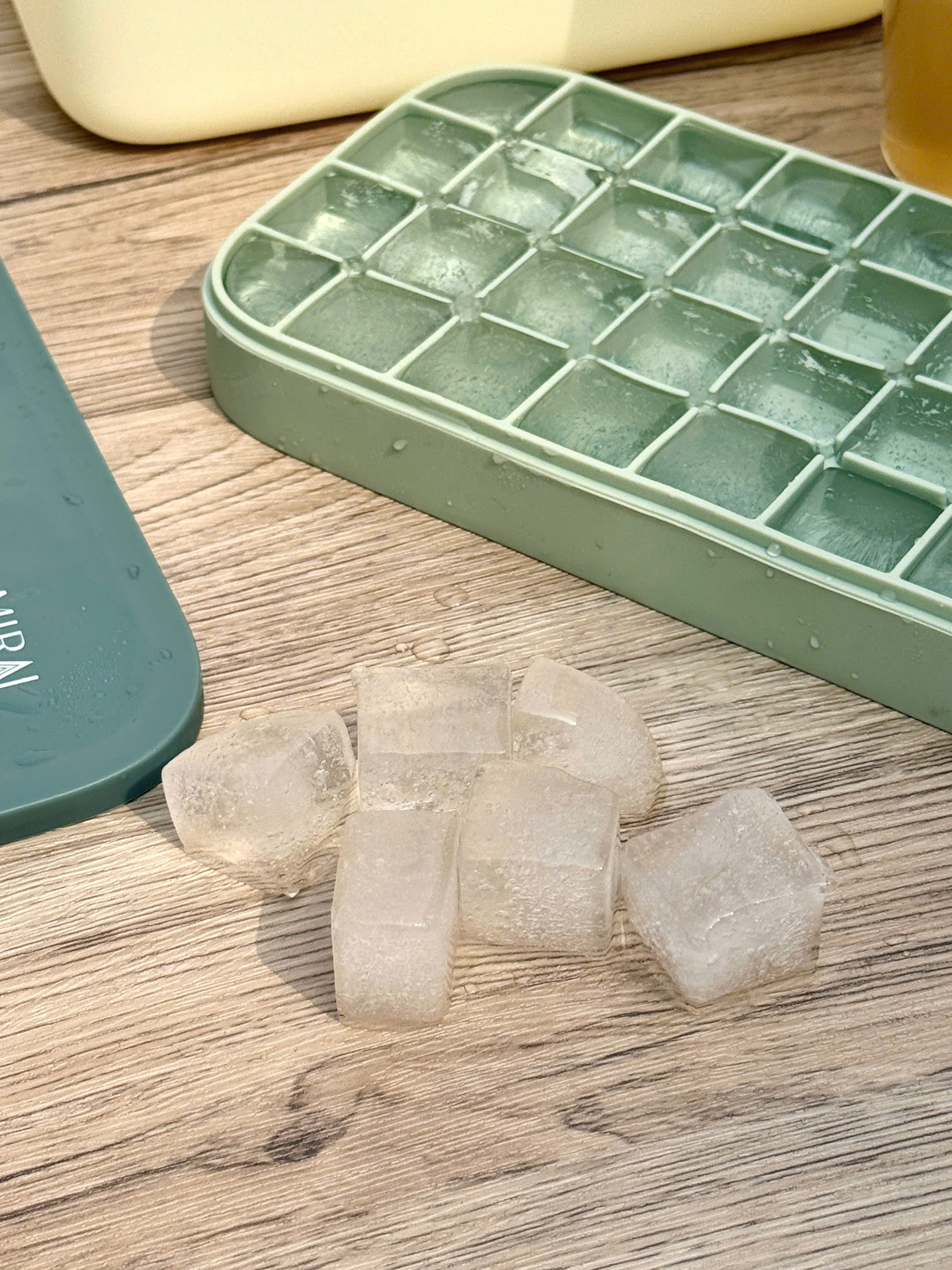 Hộp 2 Khay Đá Silicon Có Nắp Đậy & Khay Trữ Đá Mirai_thumbnail_8