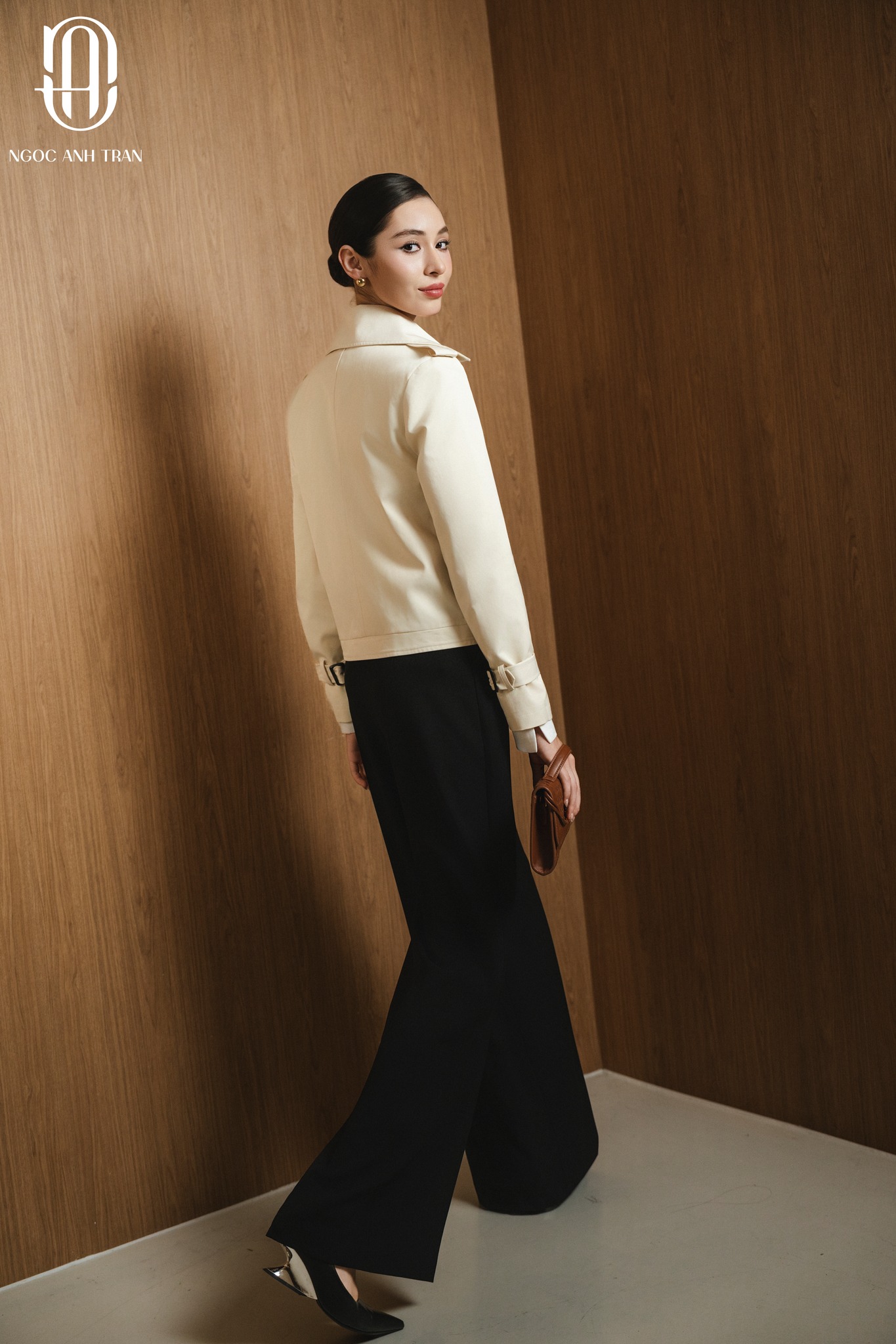 MTN26 WHITE - Măng tô dáng ngắn màu kem_thumbnail_2