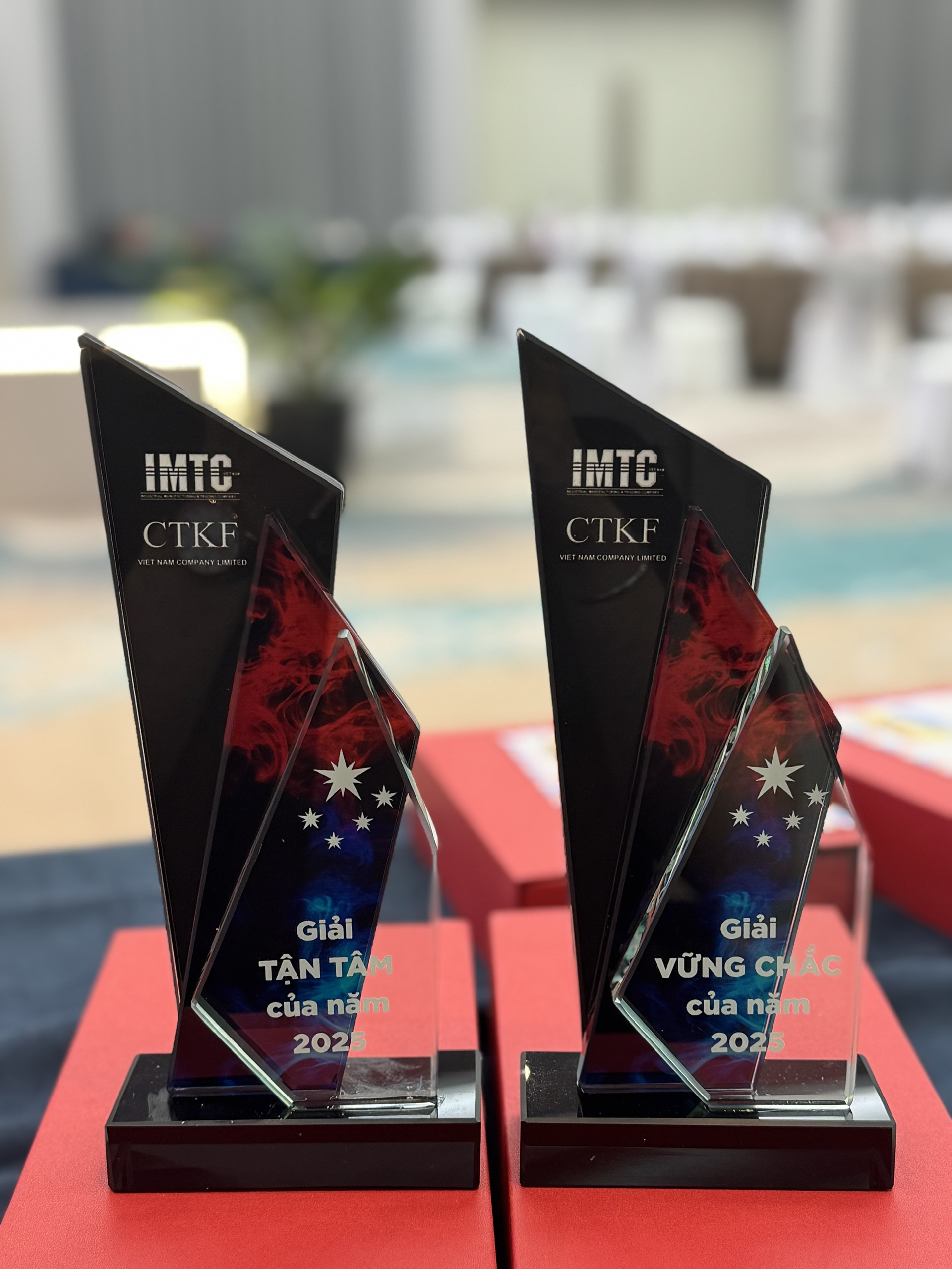 Cúp vinh danh pha lê 3 lớp_thumbnail_2