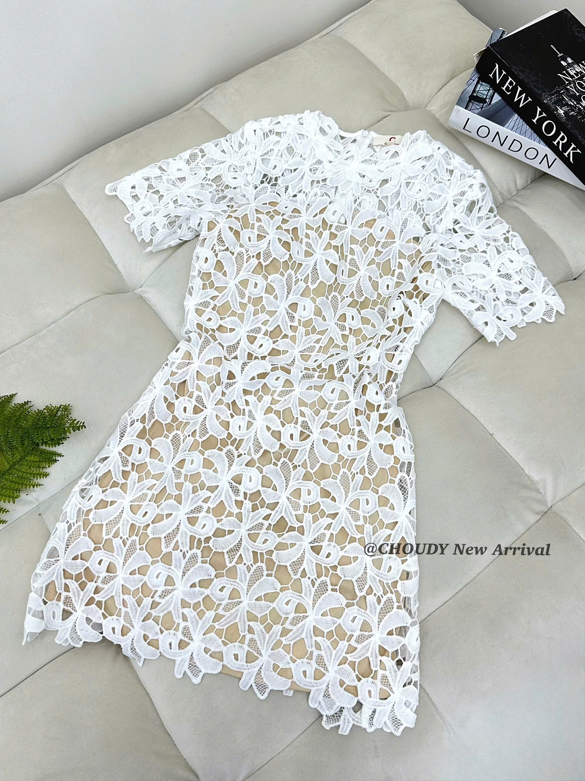 SALE U595 ĐẦM TRẮNG_thumbnail_1